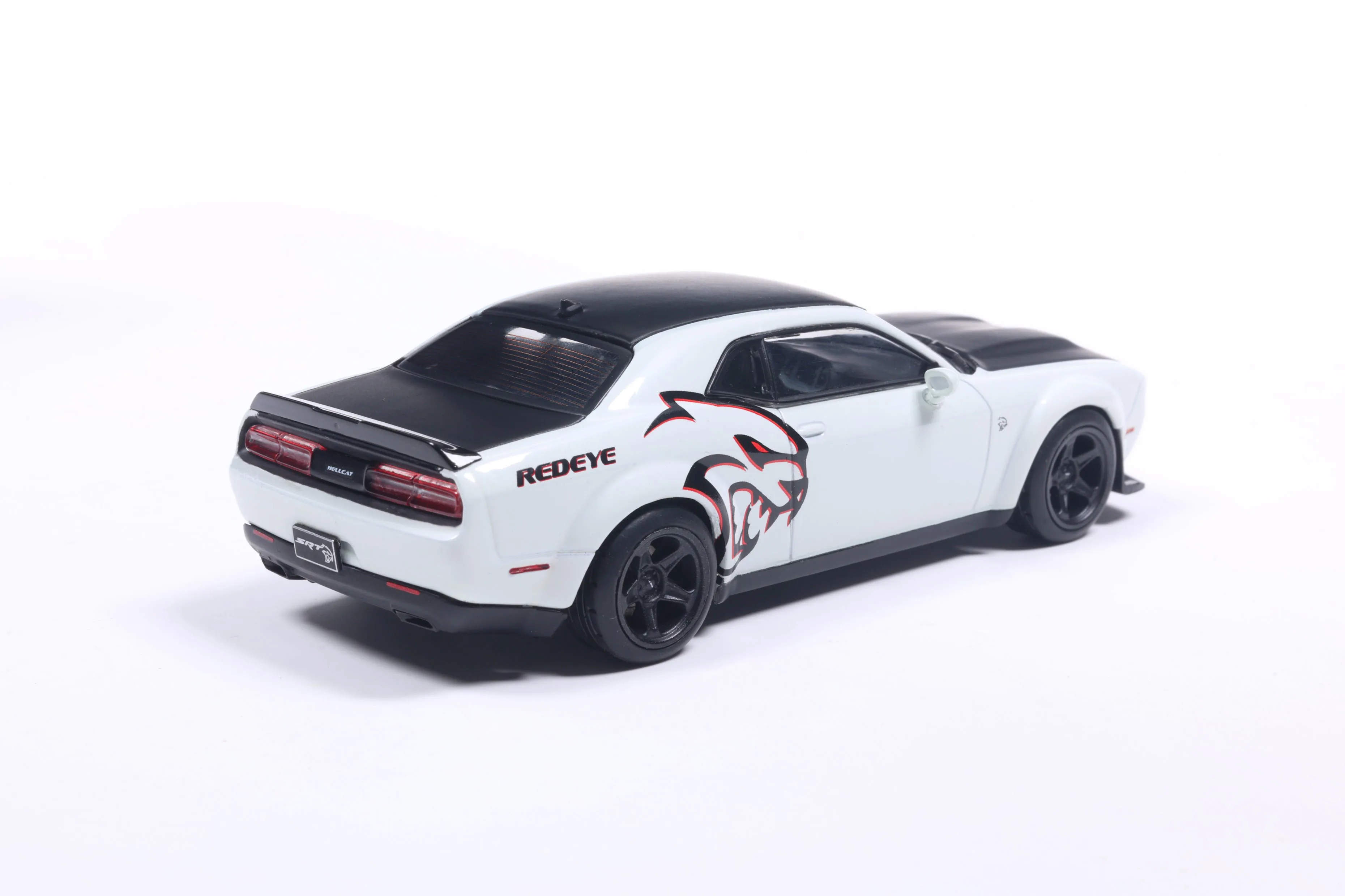 დოჯი Challenger SRT Hellcat - თეთრი