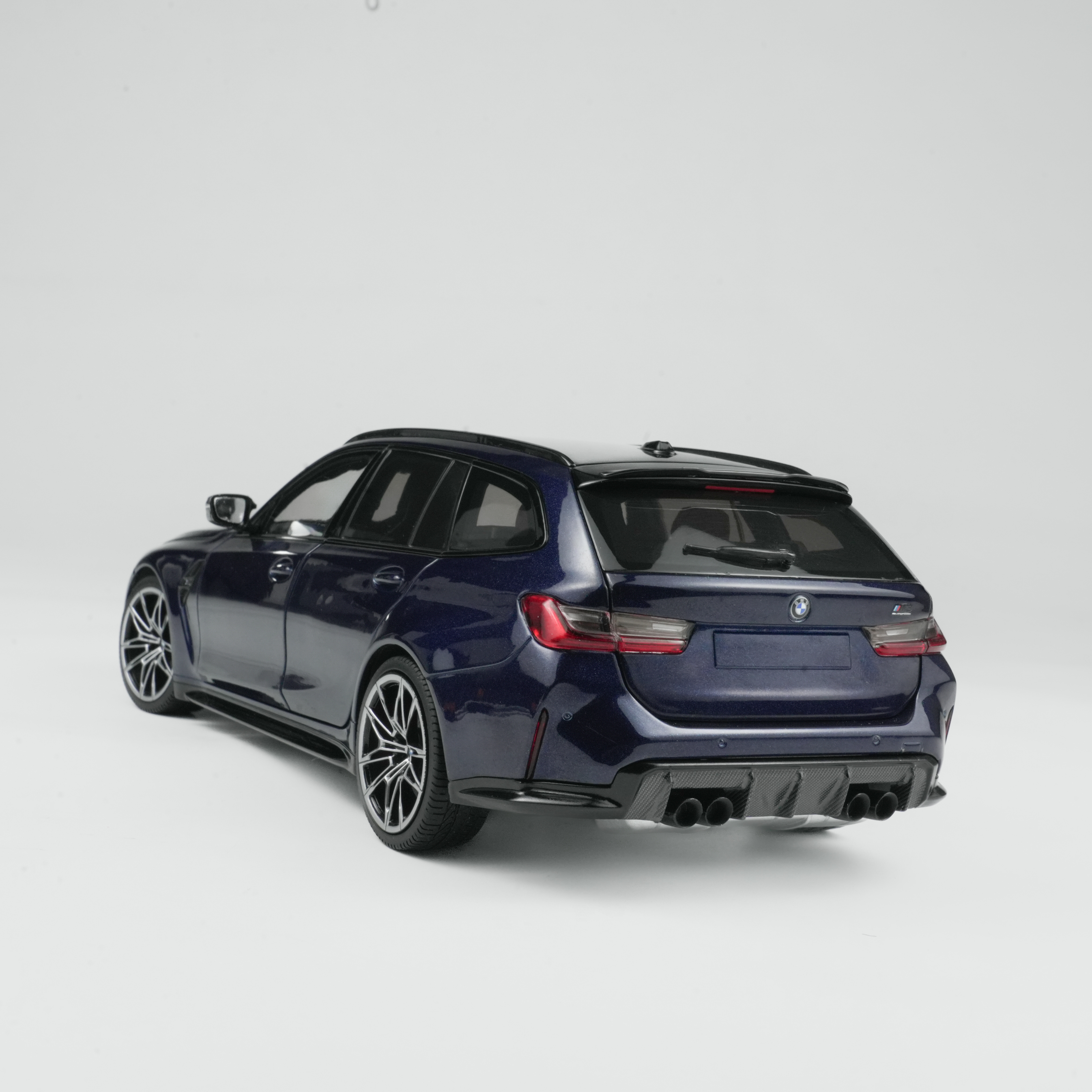 BMW M3 Touring (2024) ტანზანიტისფერი ლურჯი ხედი 2
