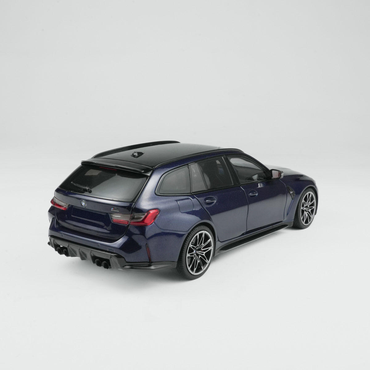 BMW M3 Touring (2024) ტანზანიტისფერი ლურჯი ხედი 5
