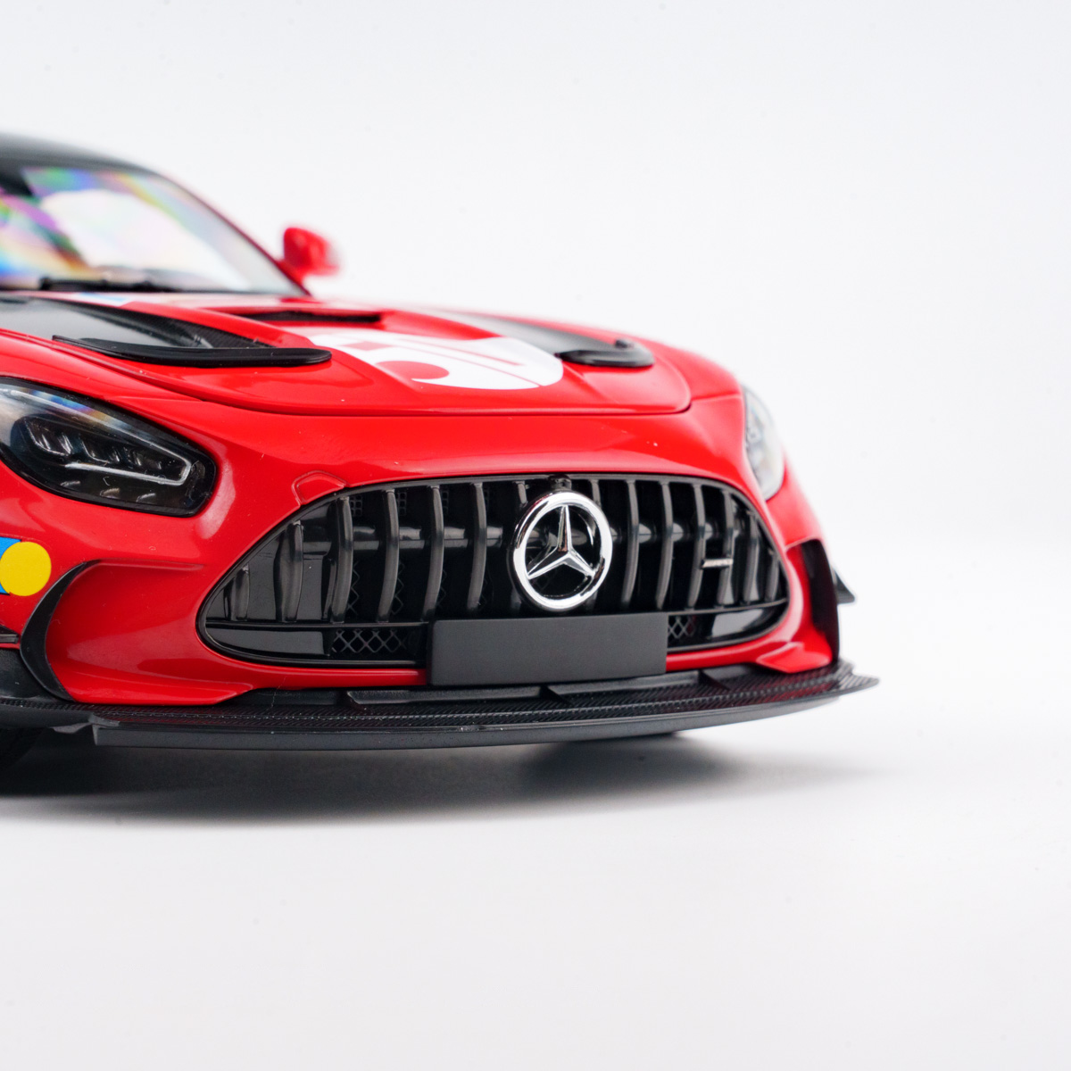 მერსედეს-AMG GT Black Series წითელი, სარბოლო გაფორმებით ხედი 11
