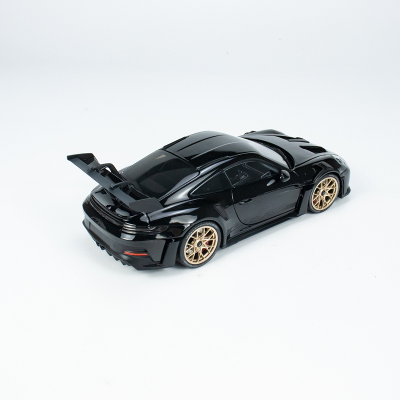 პორშე 911 (992) GT3 RS (2022) შავი ხედი 3