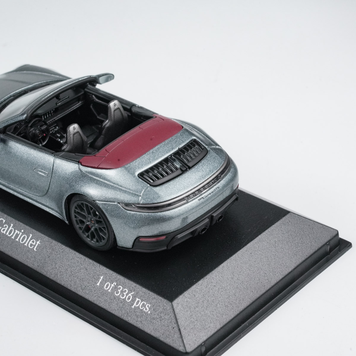 პორშე 911 (992.2) Carrera GTS Cabriolet (2024) ნაცრისფერი ხედი 12