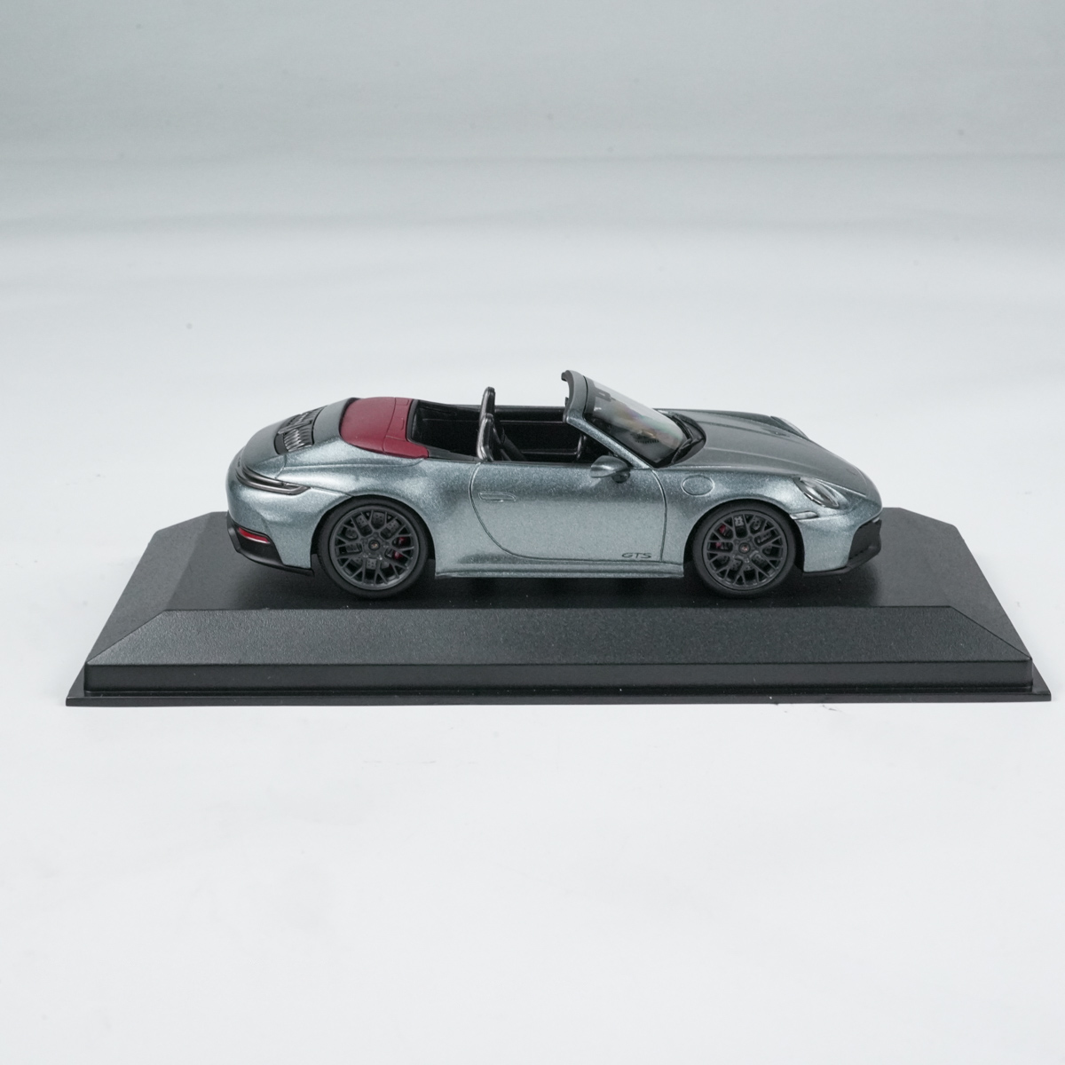 პორშე 911 (992.2) Carrera GTS Cabriolet (2024) ნაცრისფერი ხედი 6