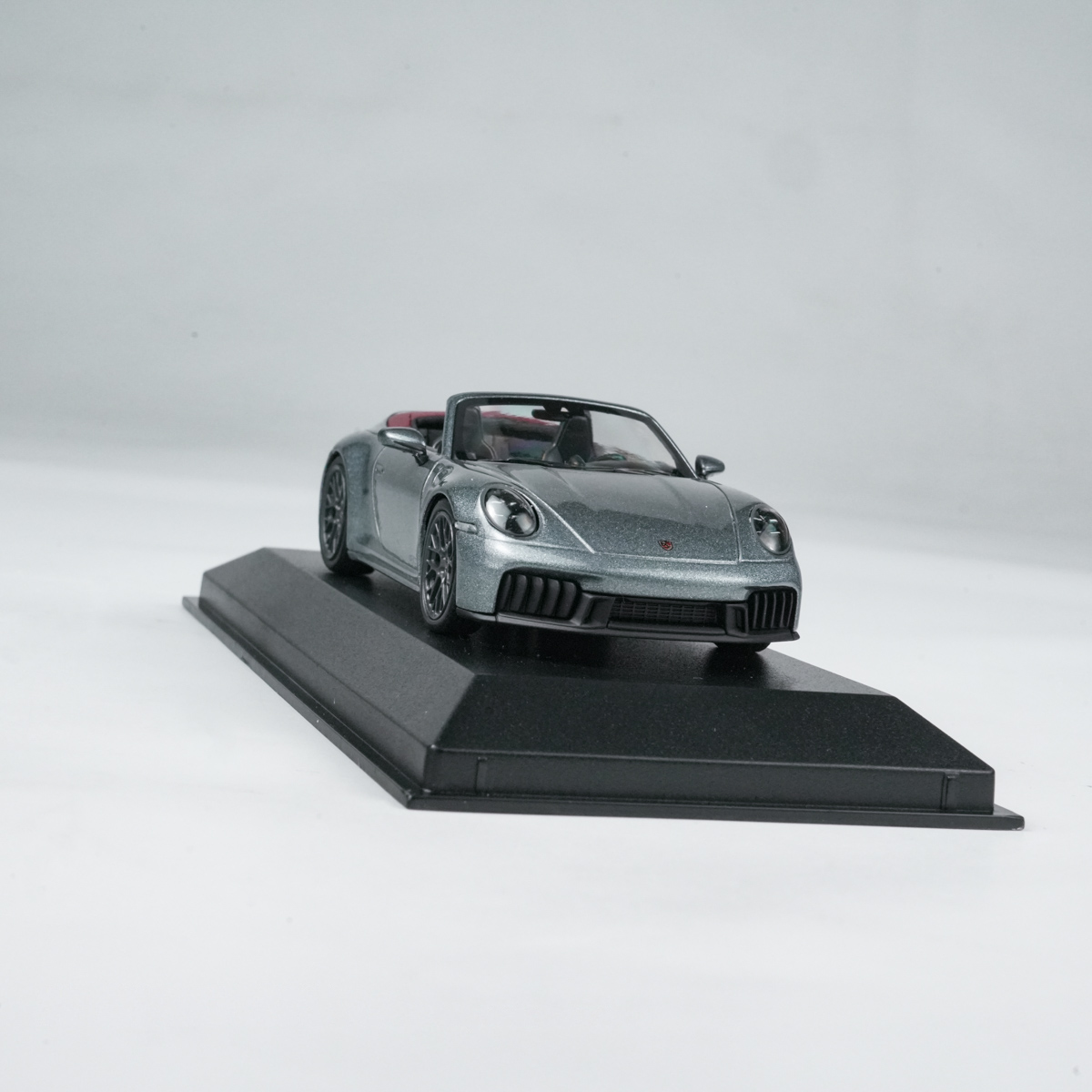 პორშე 911 (992.2) Carrera GTS Cabriolet (2024) ნაცრისფერი ხედი 7