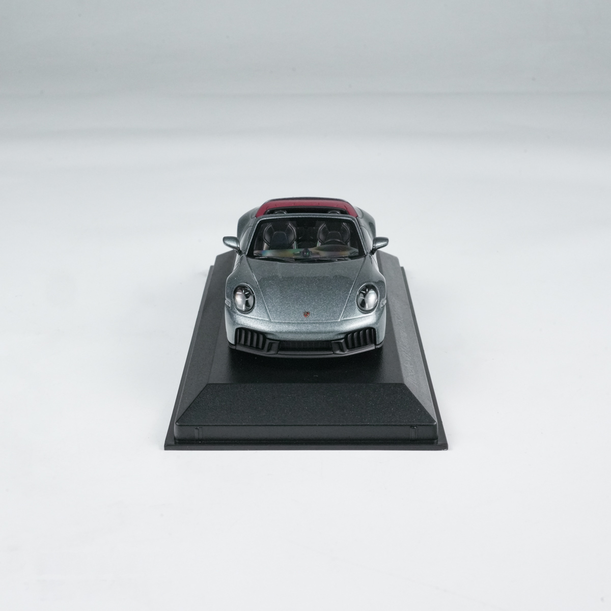 პორშე 911 (992.2) Carrera GTS Cabriolet (2024) ნაცრისფერი ხედი 8
