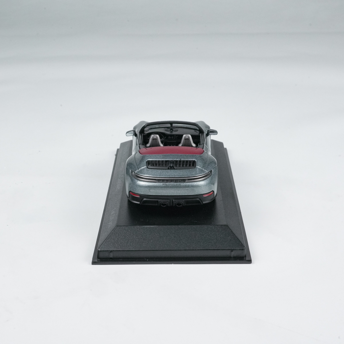 პორშე 911 (992.2) Carrera GTS Cabriolet (2024) ნაცრისფერი ხედი 9