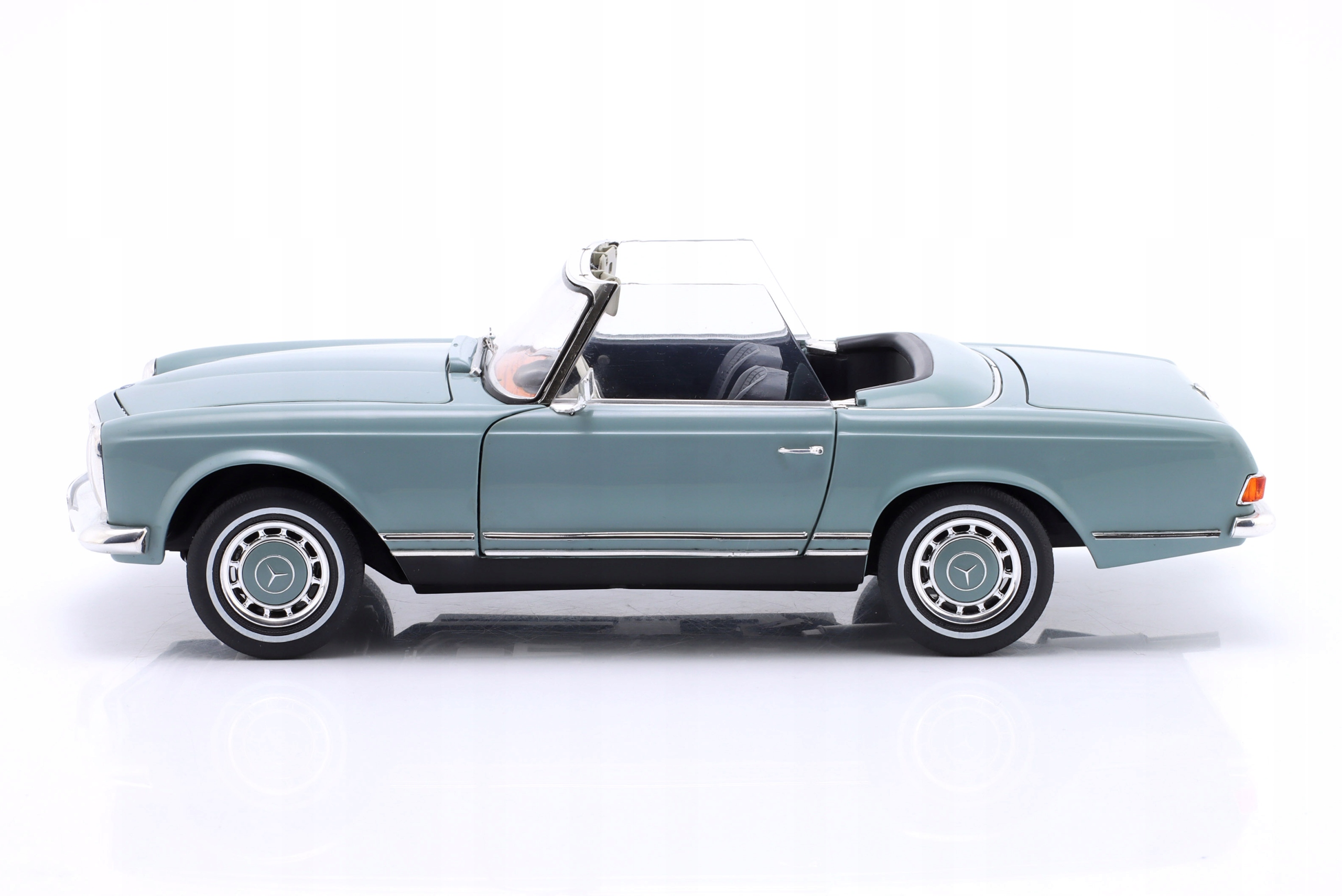 მერსედეს-ბენცი 280 SL Pagoda – 1/18 DieCast მოდელი ხედი 7