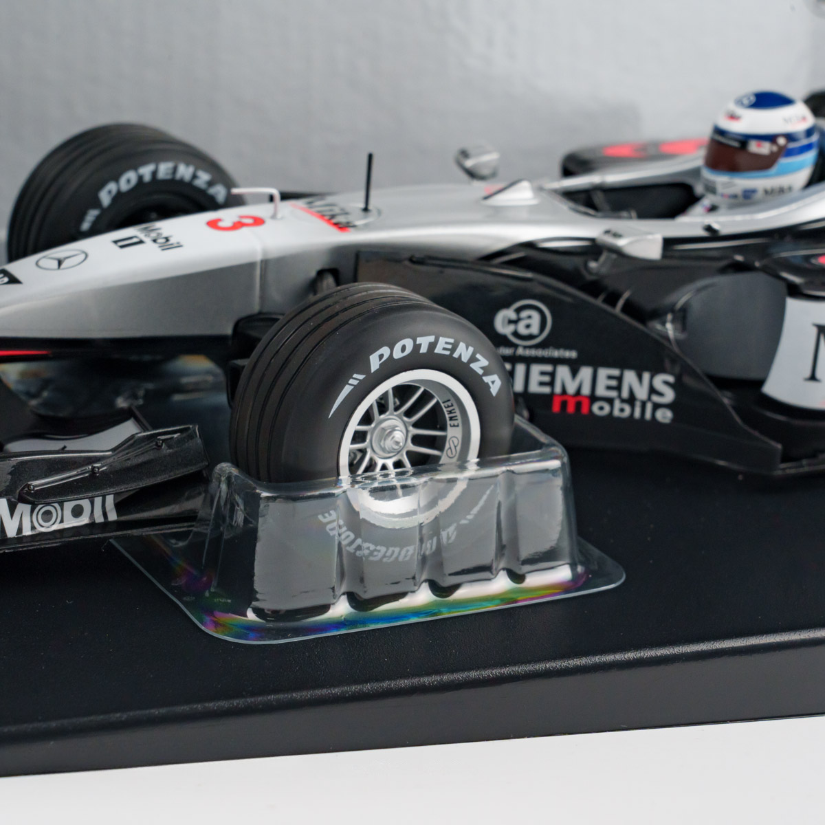მაკლარენი Mercedes MP4/16 მიკა ჰაკინენი (2001) ხედი 8