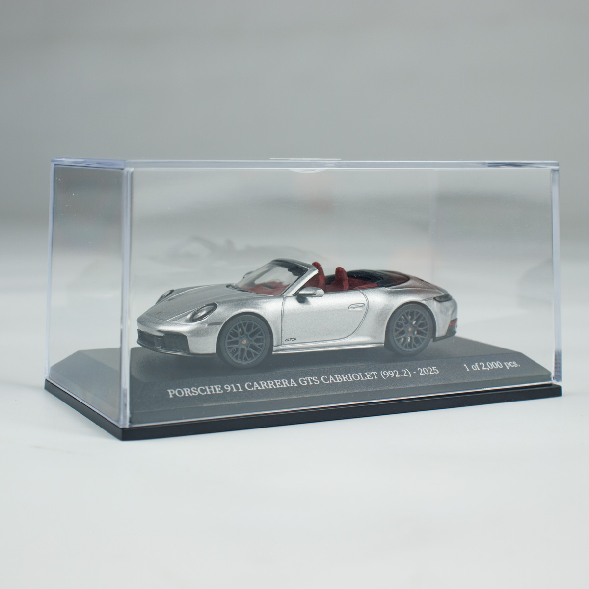 პორშე 911 (992.2) Carrera GTS Cabriolet ვერცხლისფერი მეტალიკი ხედი 11
