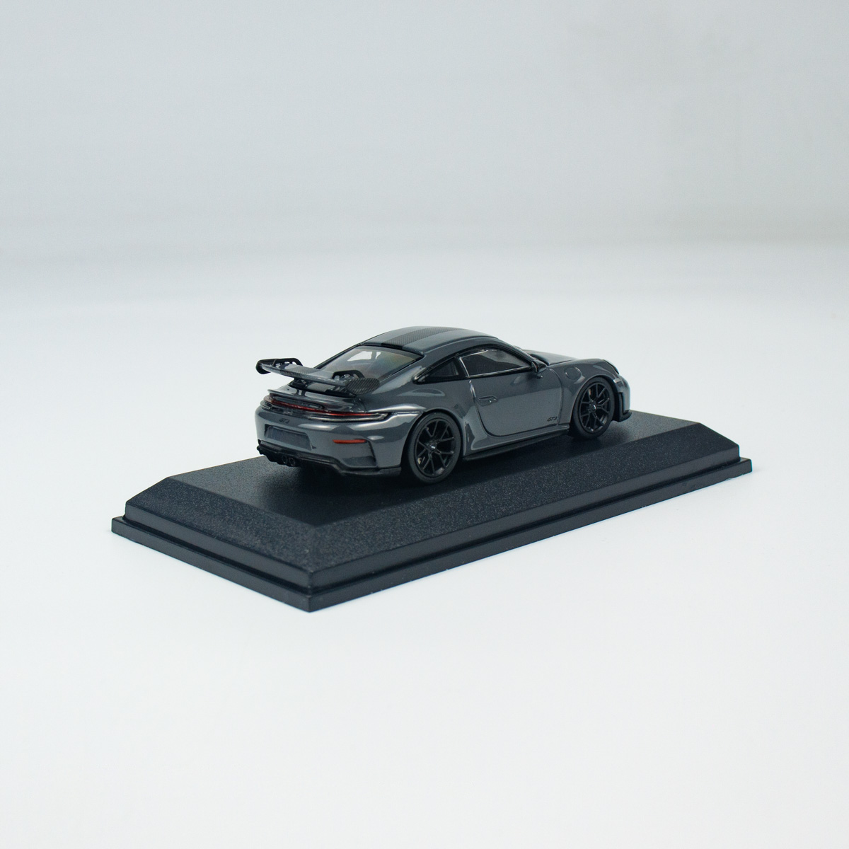 პორშე 911 (992.2) GT3 (2025) ნაცრისფერი ხედი 3