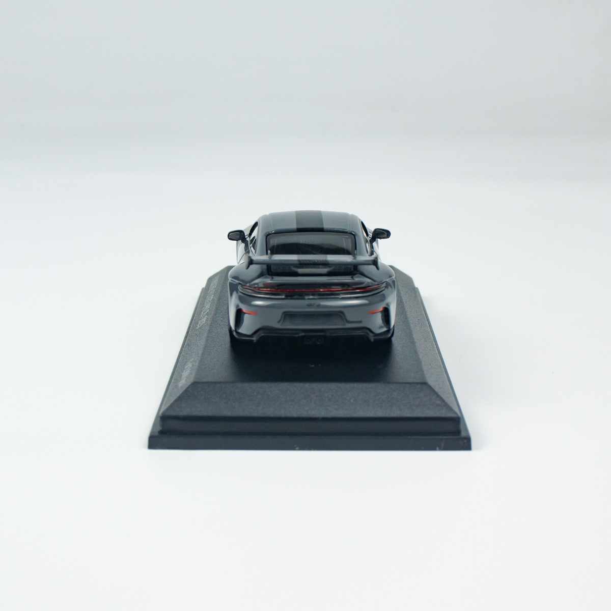 პორშე 911 (992.2) GT3 (2025) ნაცრისფერი ხედი 9
