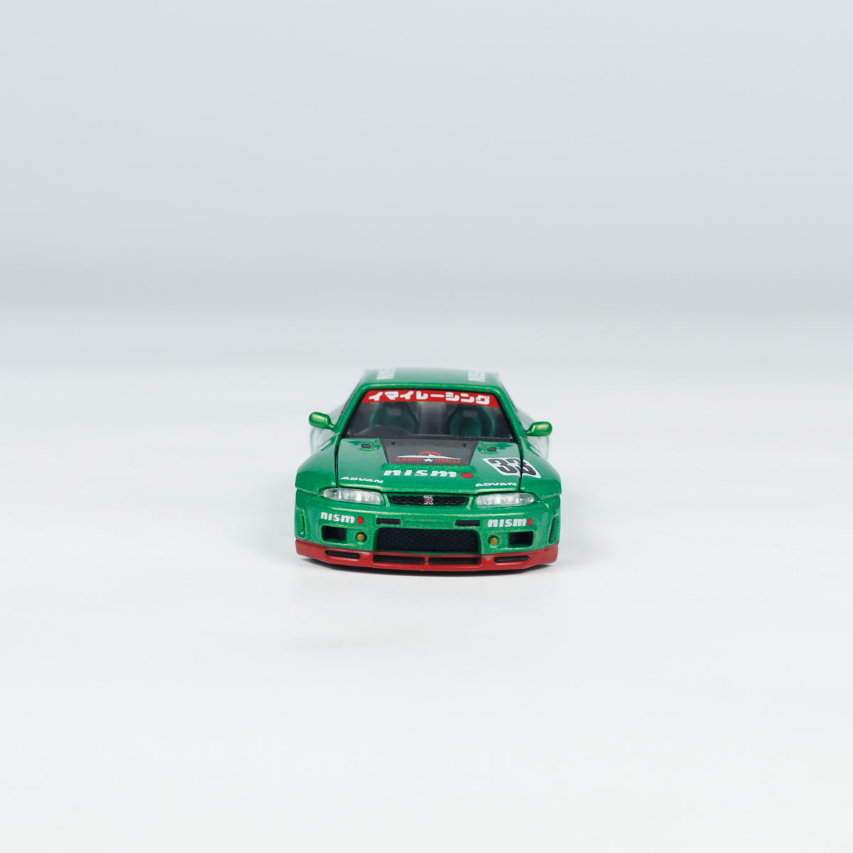 Minichamps 1:64 Nissan Skyline GT-R (R33) Imai Racing V1 view 6