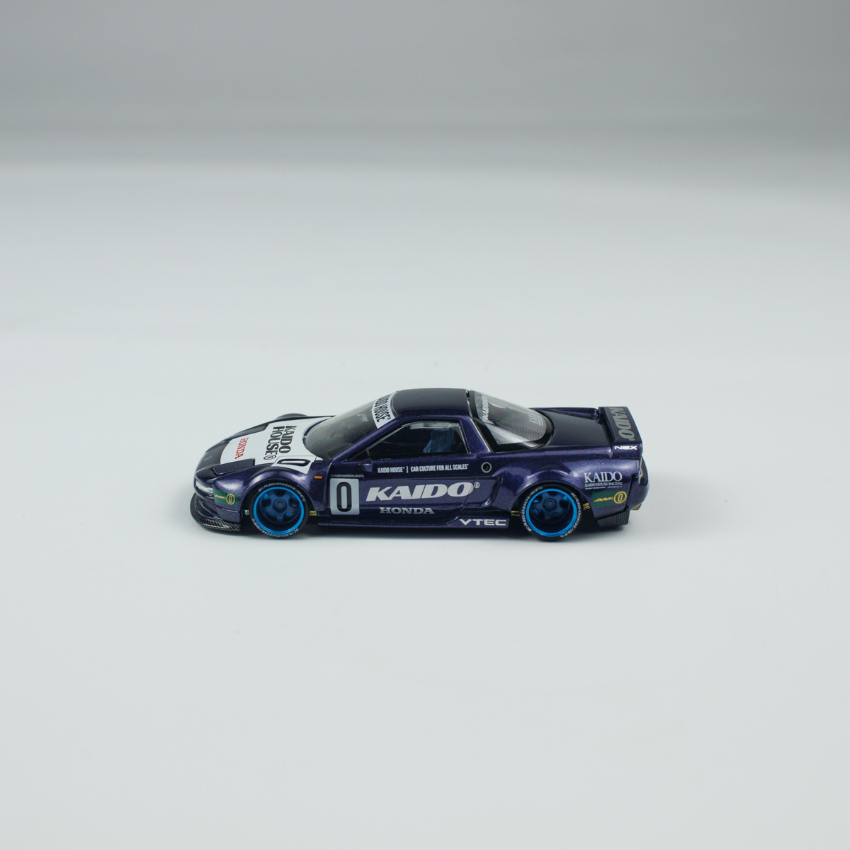 Minichamps 1:64 Honda NSX Kaido Racing V2 view 4