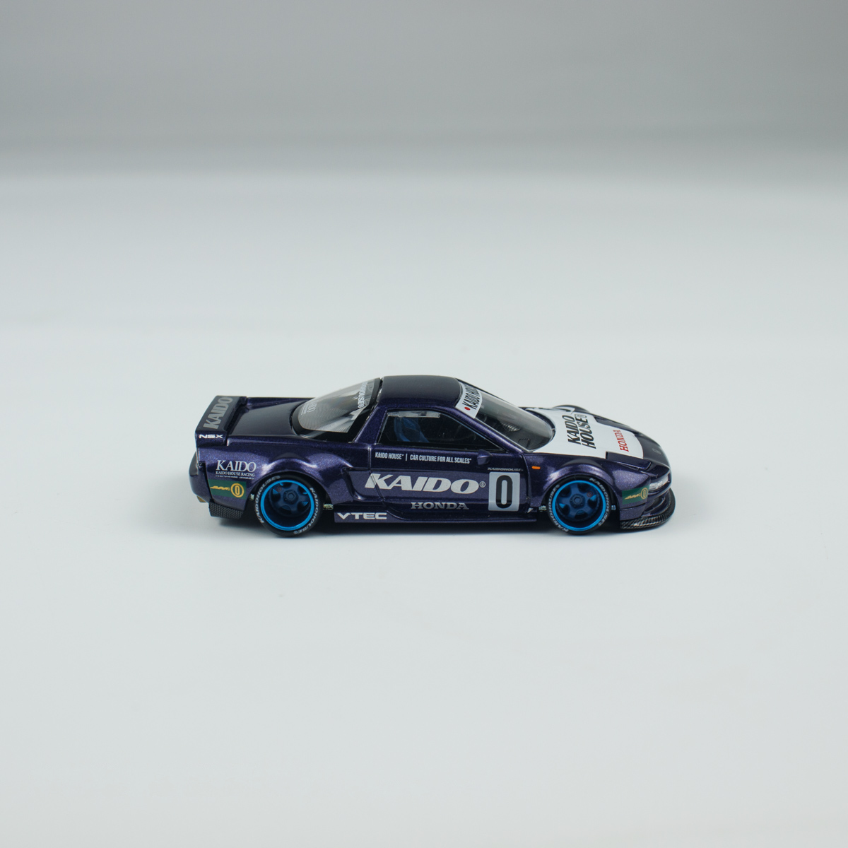 Minichamps 1:64 Honda NSX Kaido Racing V2 view 5