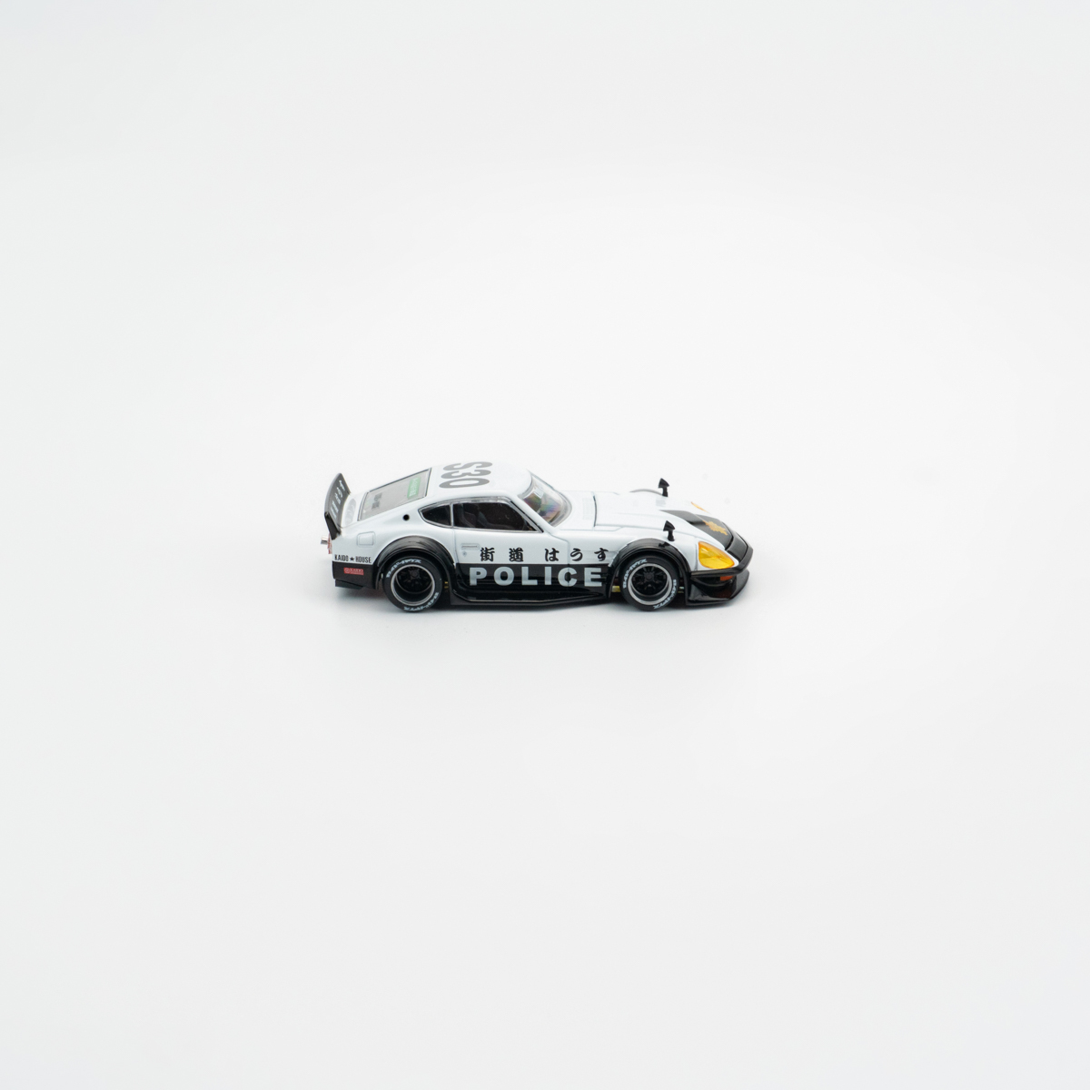 Minichamps 1:64 Nissan Fairlady Z Kaido GT Police view 5