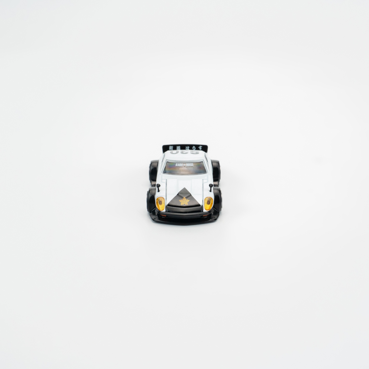 Minichamps 1:64 Nissan Fairlady Z Kaido GT Police view 7