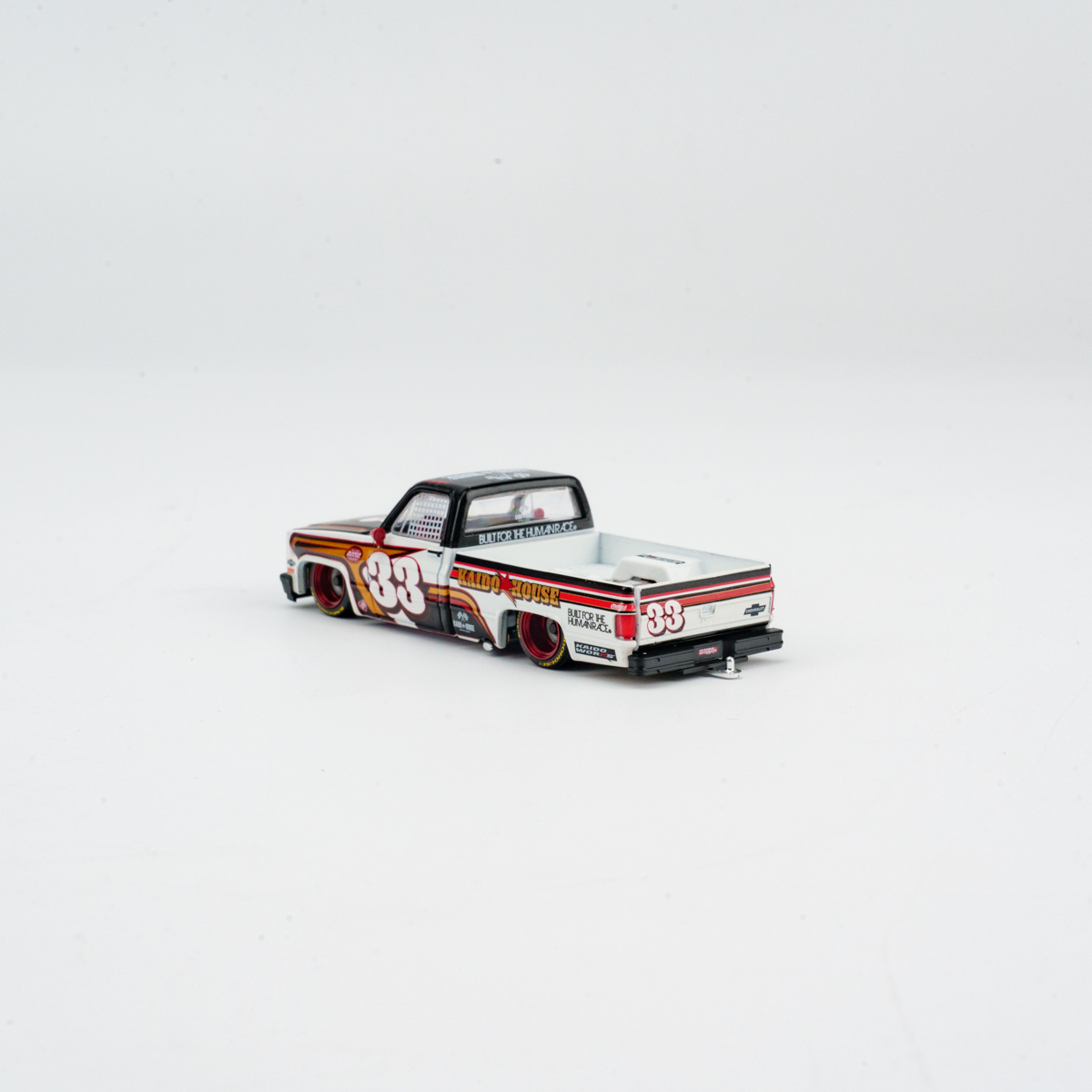 Minichamps 1:64 Chevrolet Silverado Kaido Intimidator V1 view 6