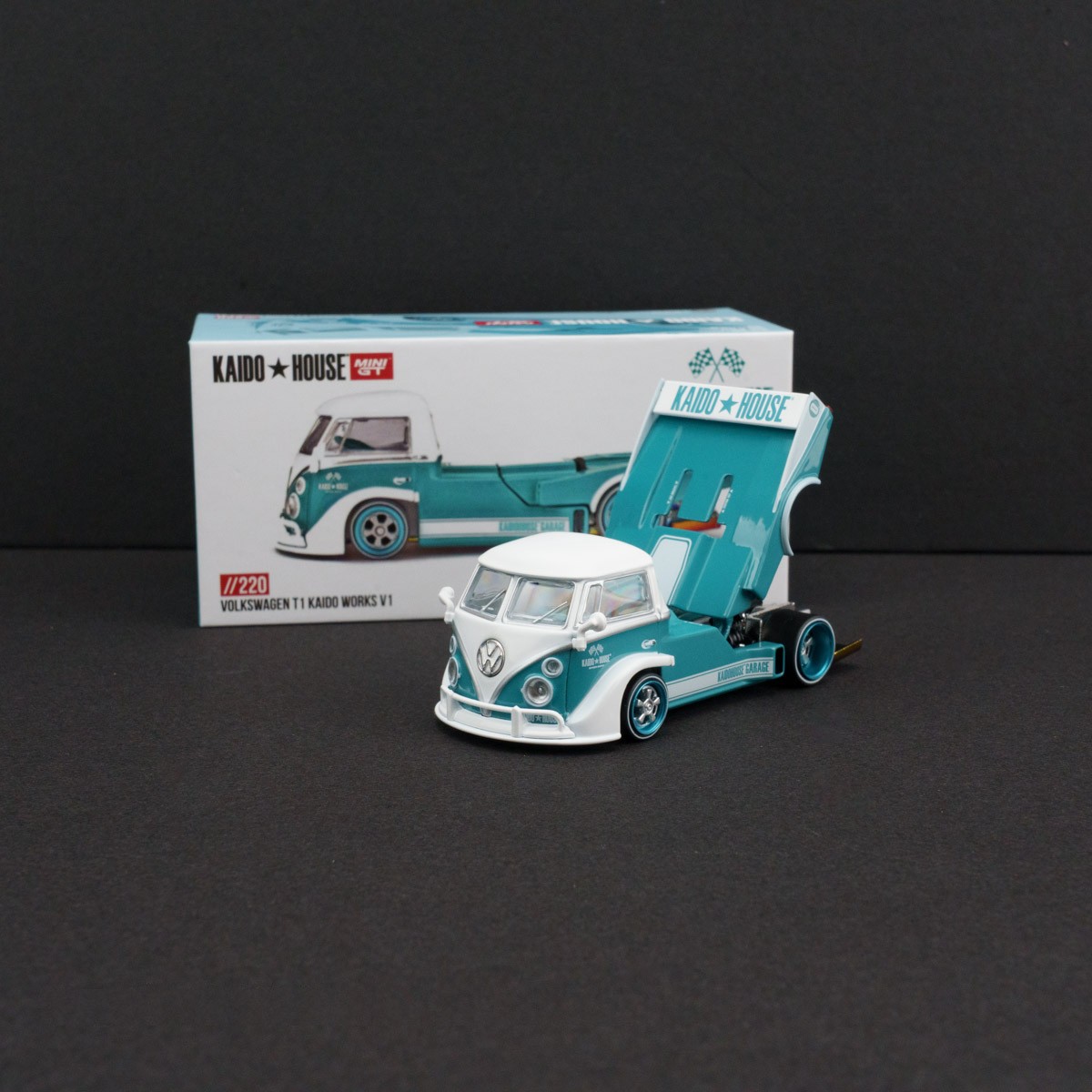 Minichamps 1:64 Volkswagen T1 Kaido Works V1 view 1