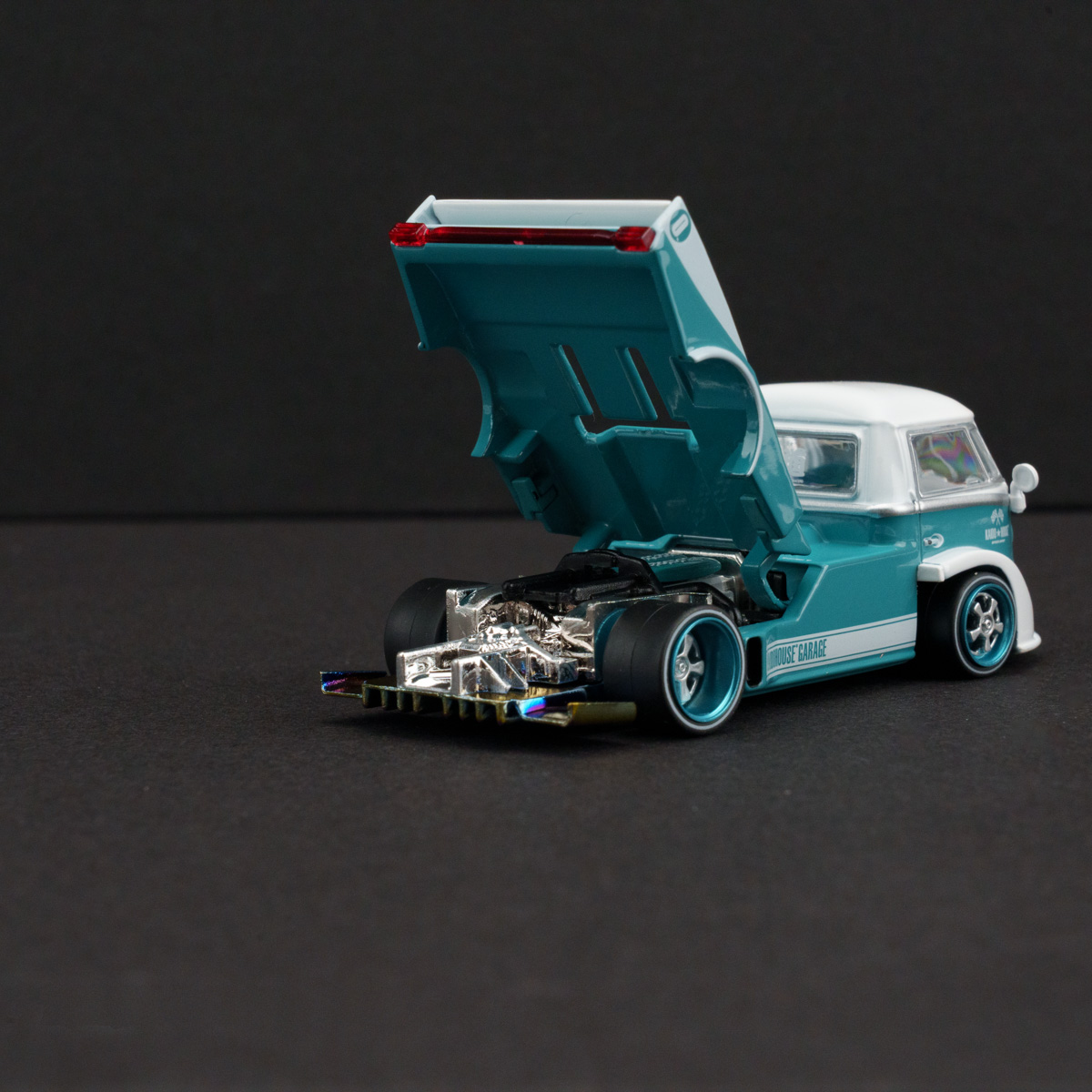 Minichamps 1:64 Volkswagen T1 Kaido Works V1 view 10