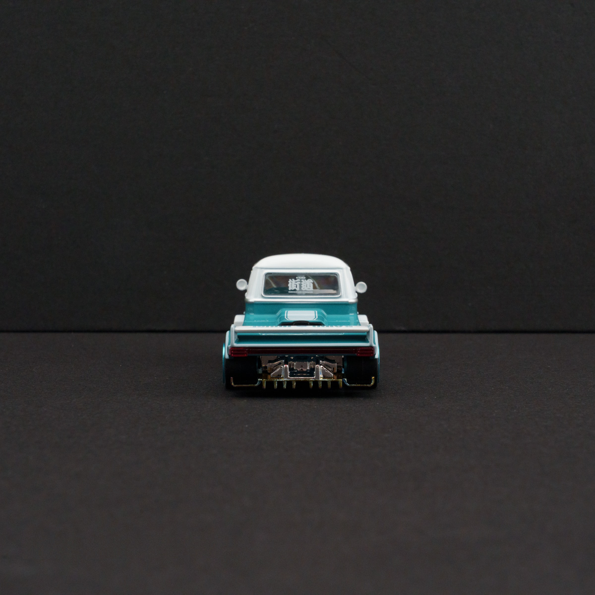 Minichamps 1:64 Volkswagen T1 Kaido Works V1 view 12