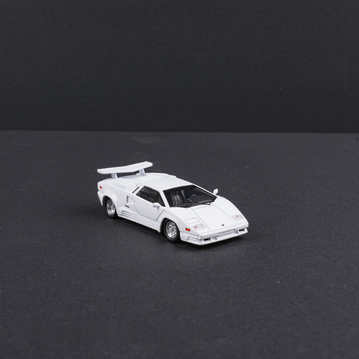 ლამბორგინი Countach 25th Anniversary თეთრი ხედი 2