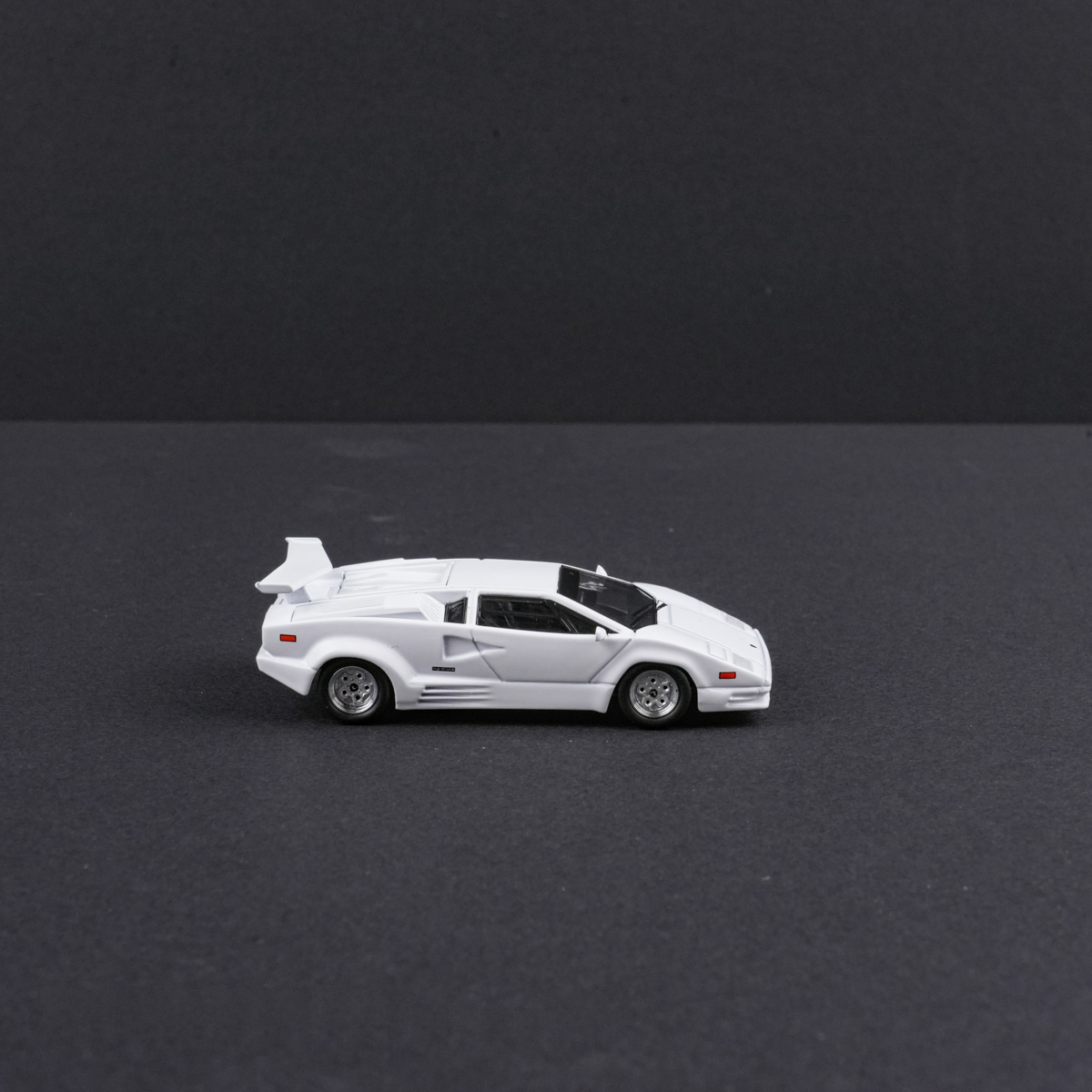 ლამბორგინი Countach 25th Anniversary თეთრი ხედი 5