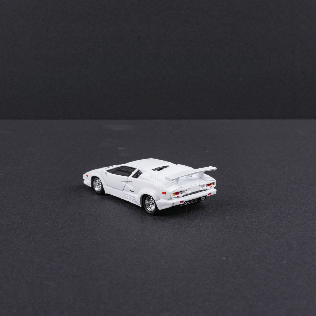 ლამბორგინი Countach 25th Anniversary თეთრი ხედი 6