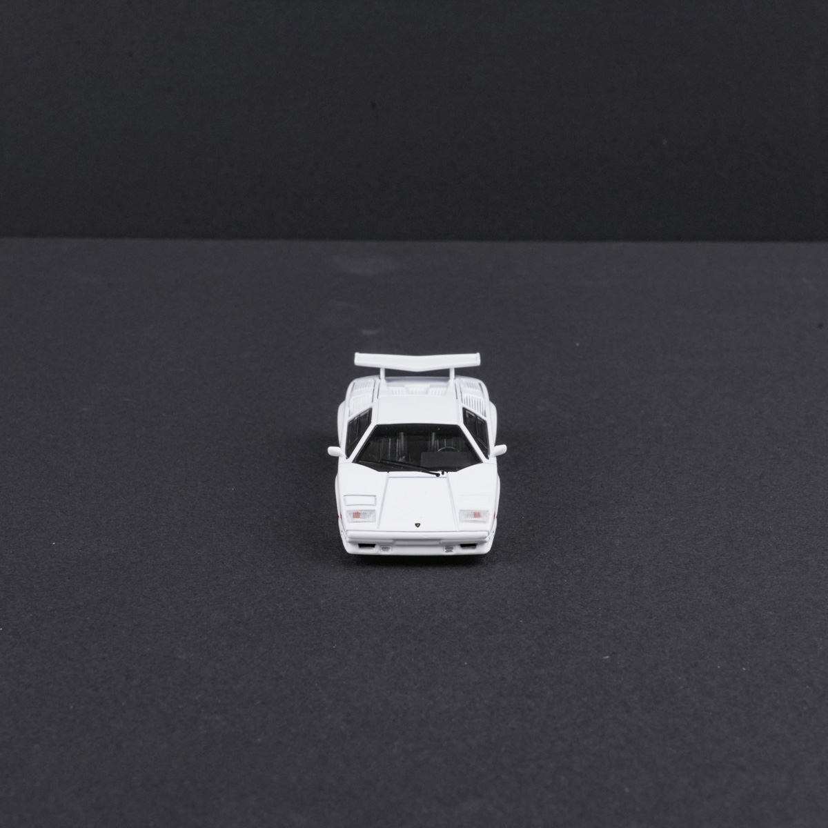 ლამბორგინი Countach 25th Anniversary თეთრი ხედი 8
