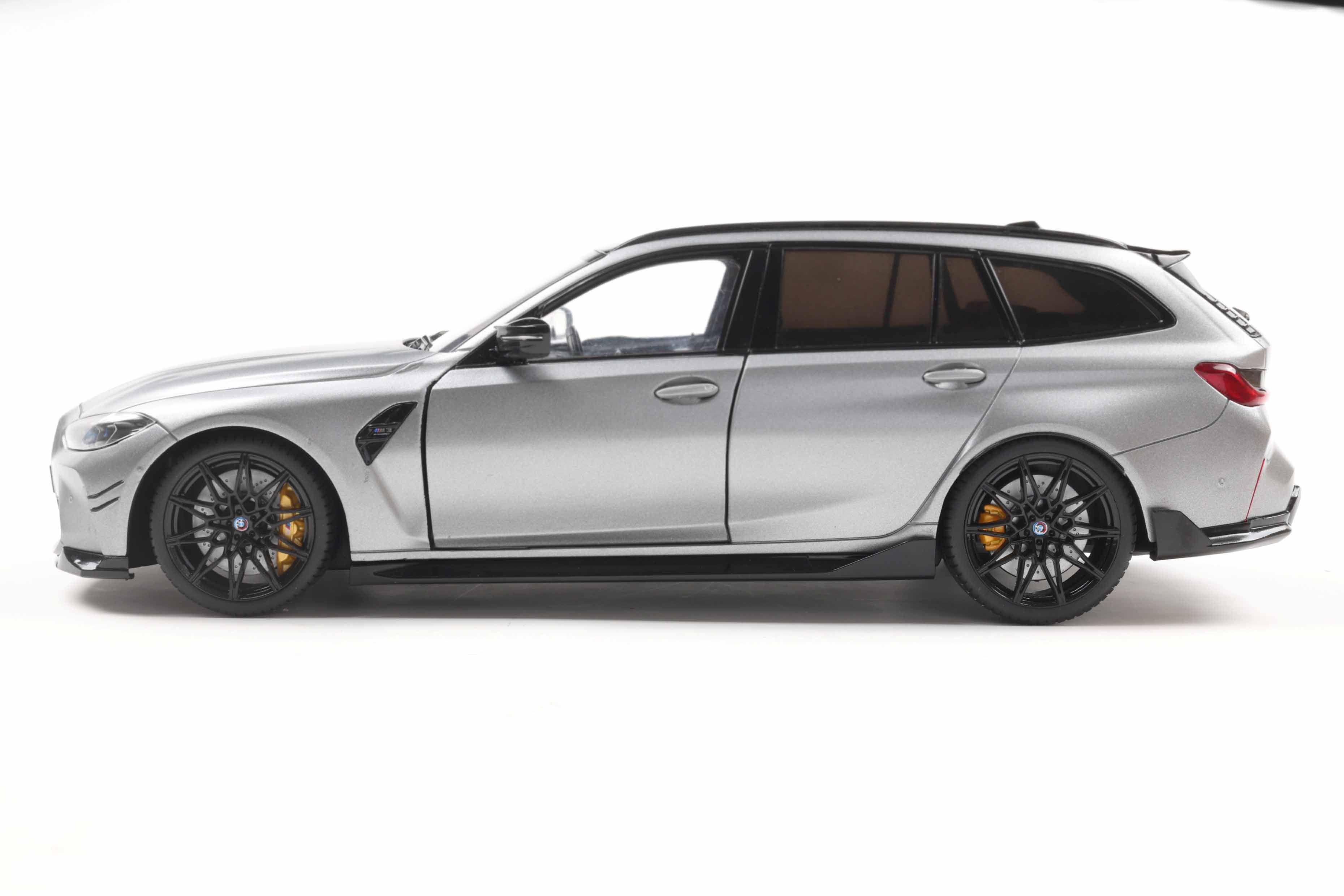 BMW M3 (G81) Touring - ნაცრისფერი ხედი 2