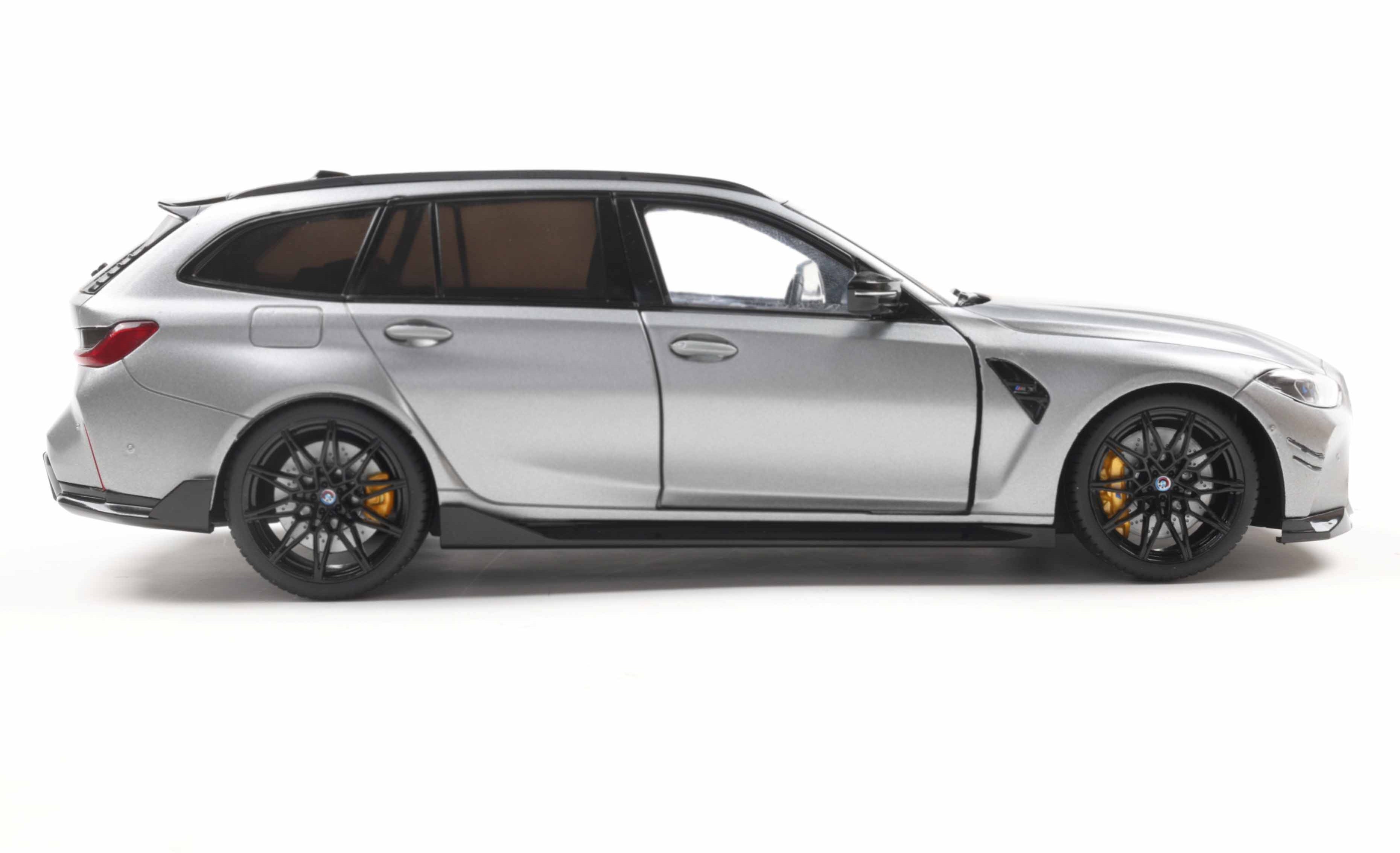BMW M3 (G81) Touring - ნაცრისფერი ხედი 3