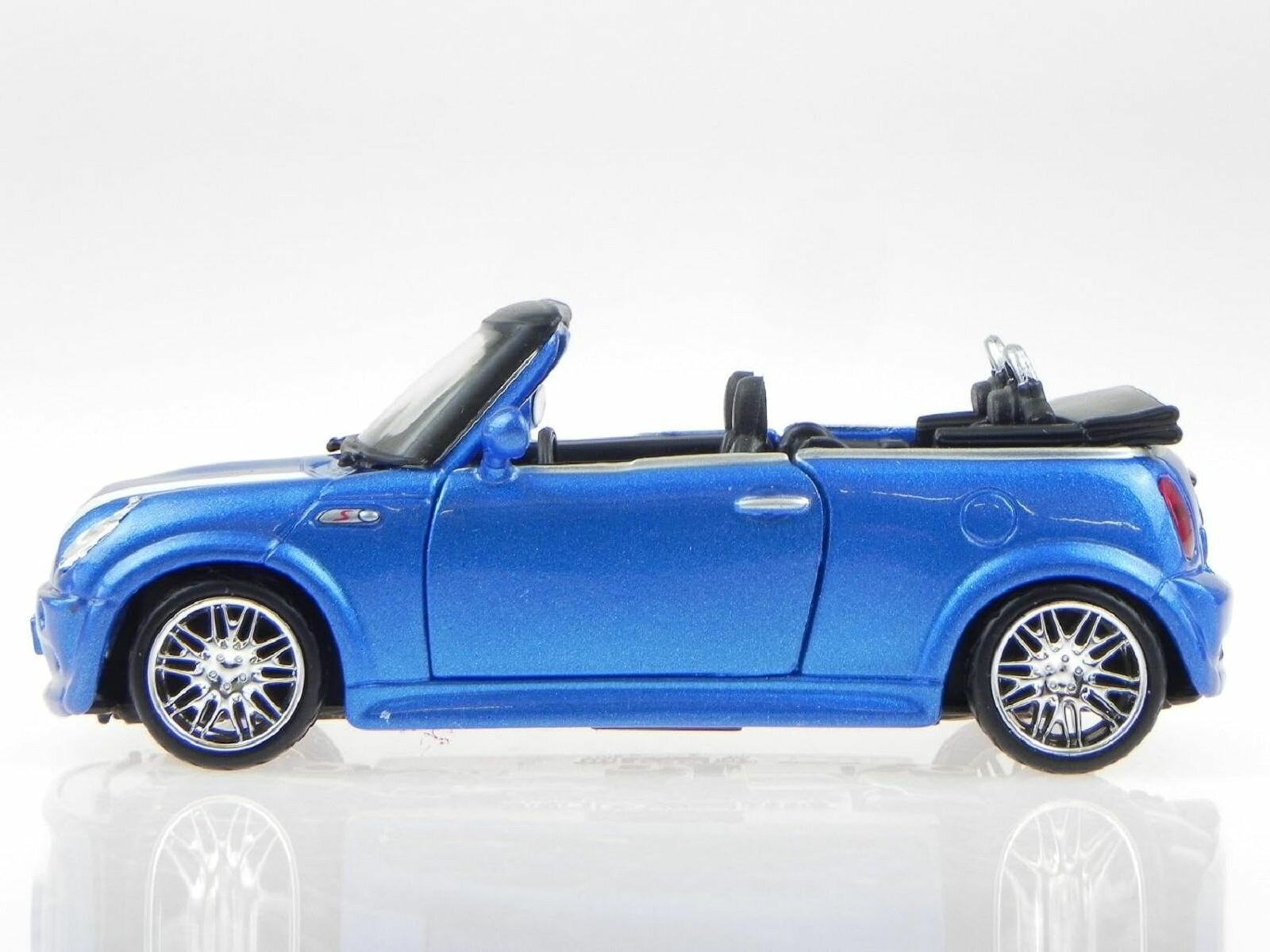 მინი Cooper S Cabriolet – GT საკოლექციო მოდელი ხედი 3