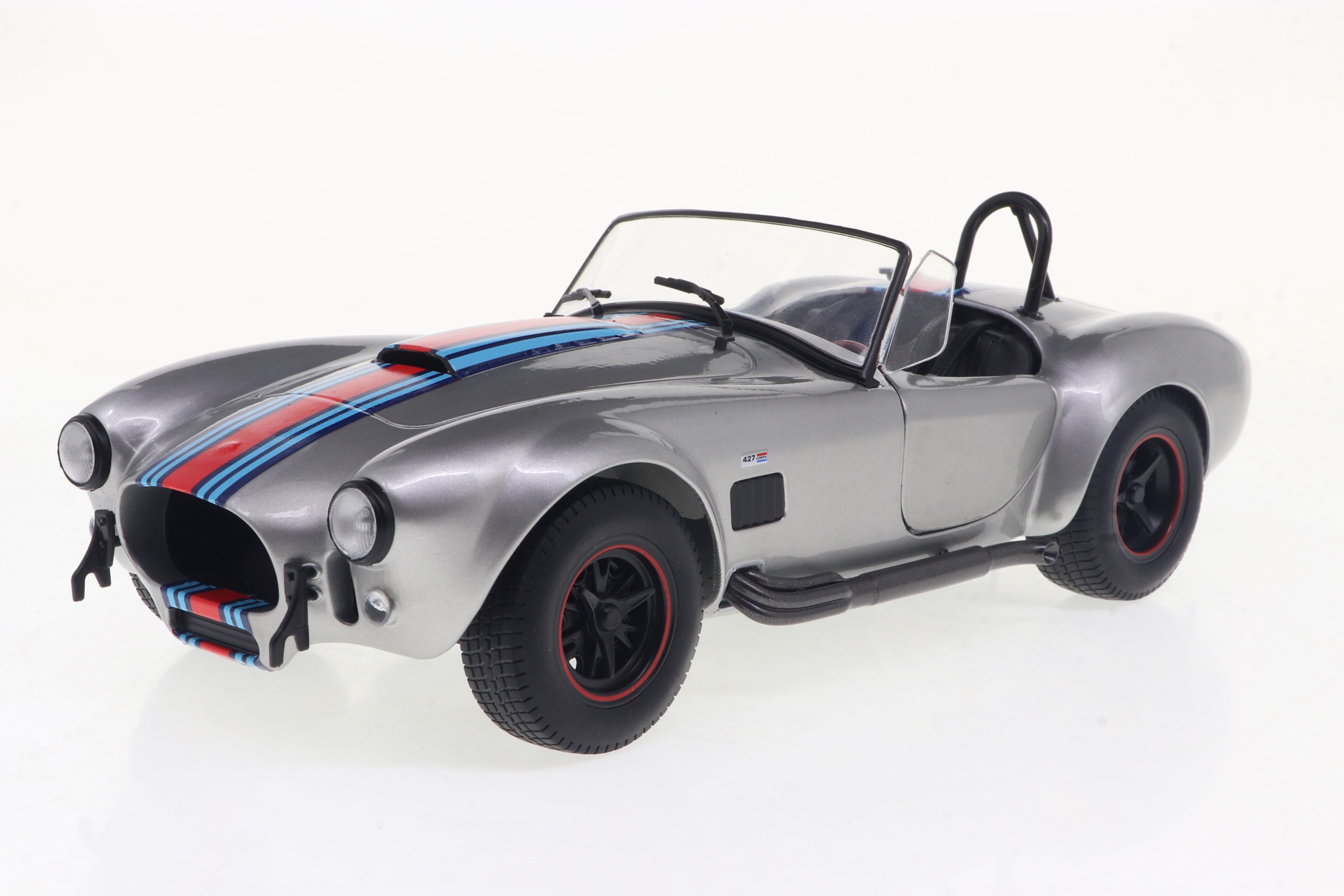 შელბი Cobra 427 MKII - ვერცხლისფერი ხედი 1