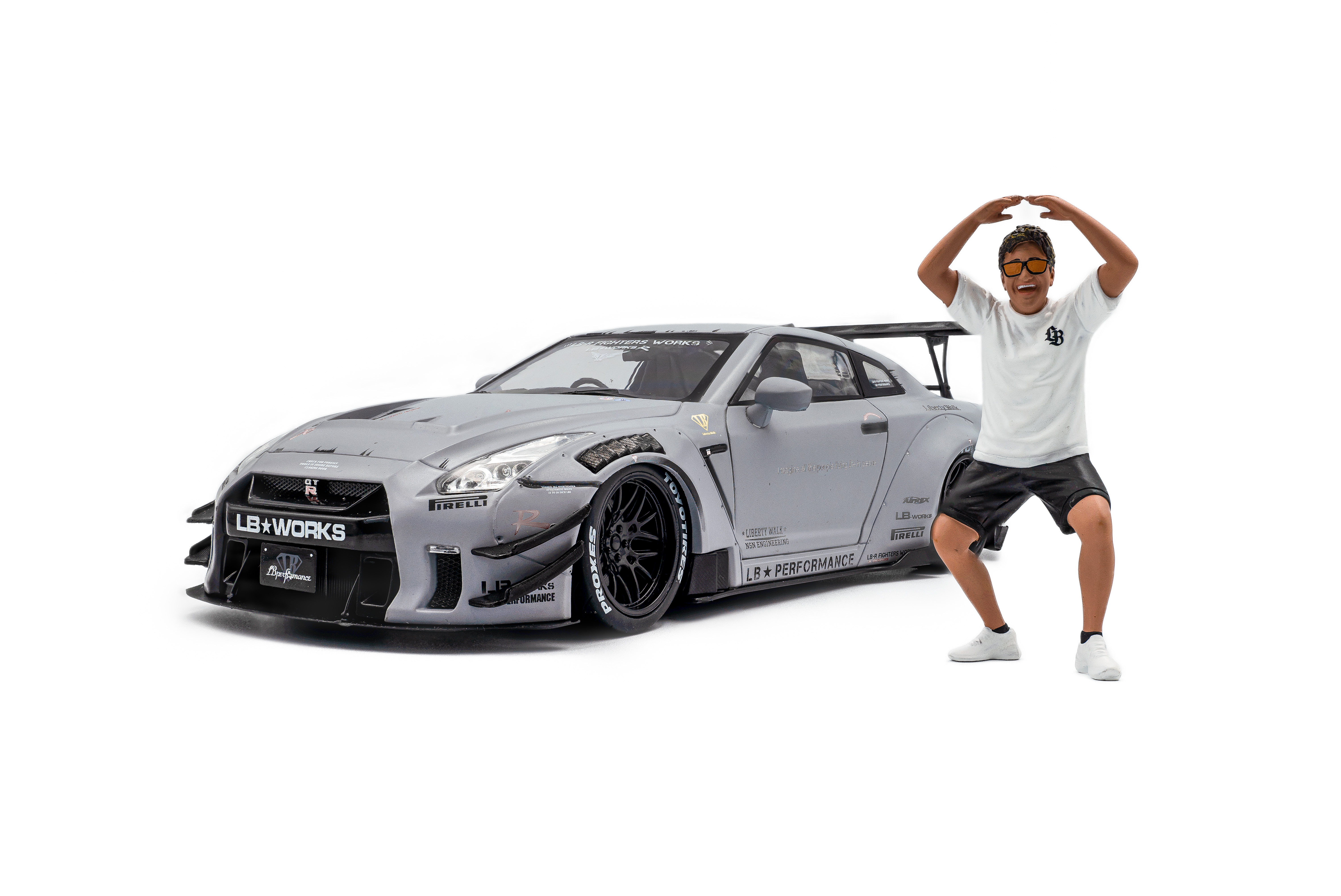 ნისანი GT-R (R35) - ნაცრისფერი, ფიგურით ხედი 1