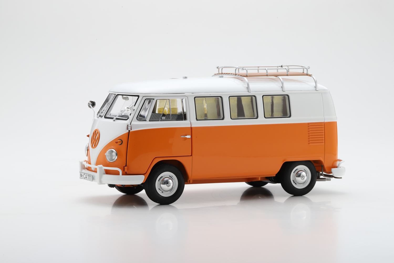 ფოლქსვაგენი T1 კემპერი – 1/18 DieCast მოდელი ხედი 1