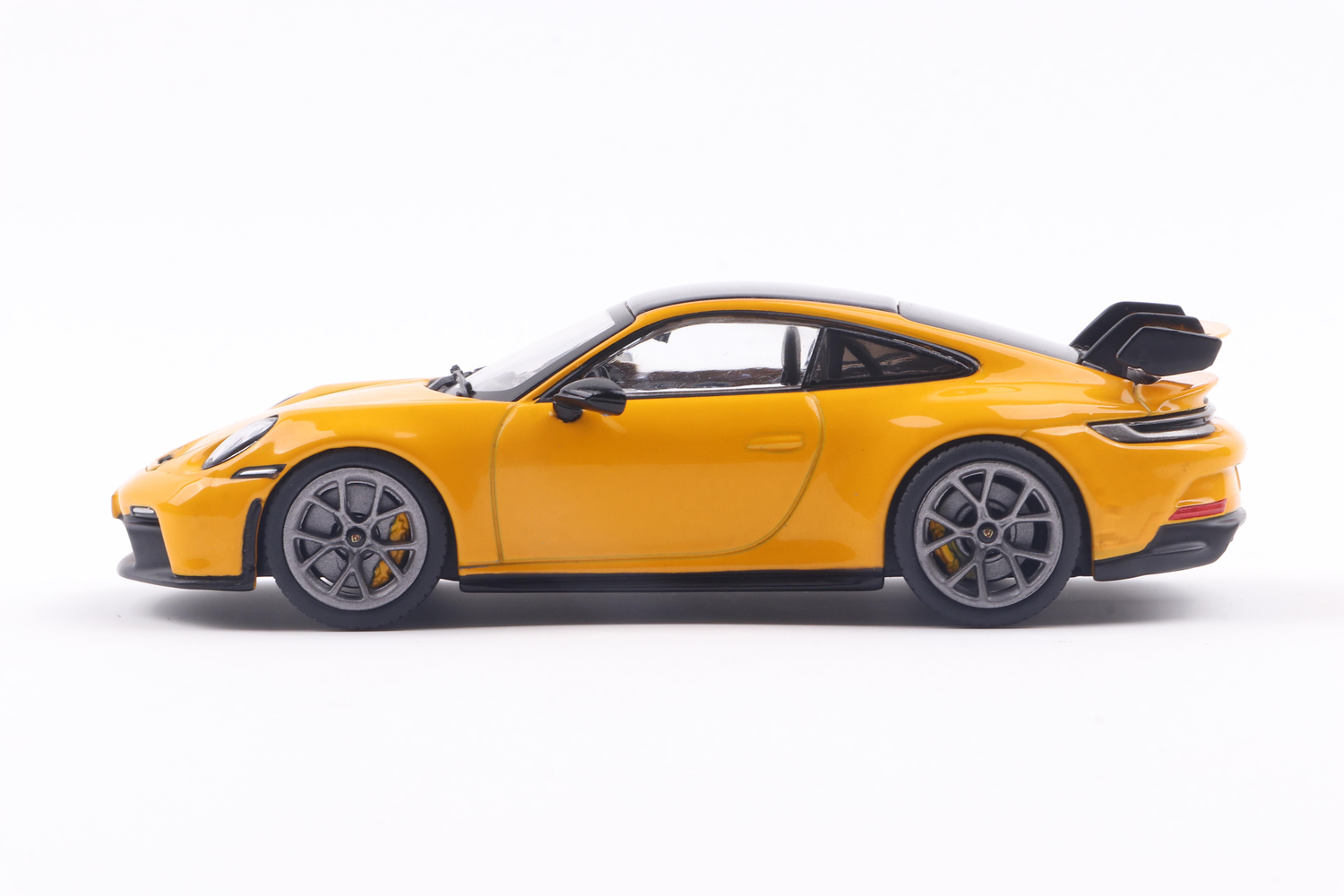პორშე 992 GT3 (2023) – კლასიკური მოდელი ხედი 3