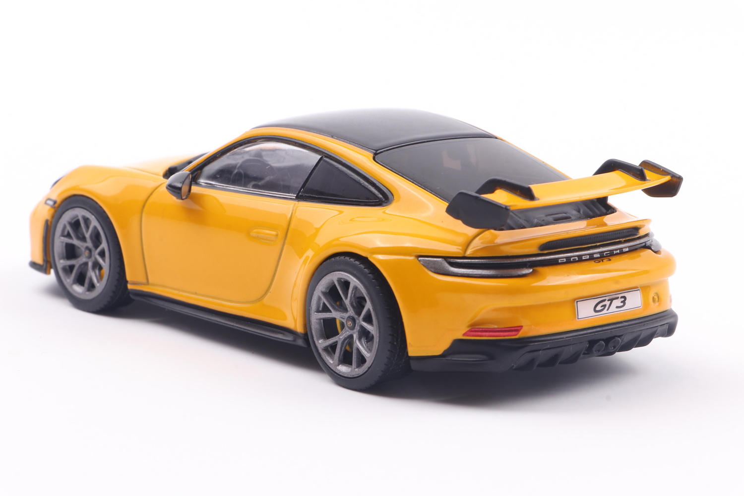 პორშე 992 GT3 (2023) – კლასიკური მოდელი ხედი 4