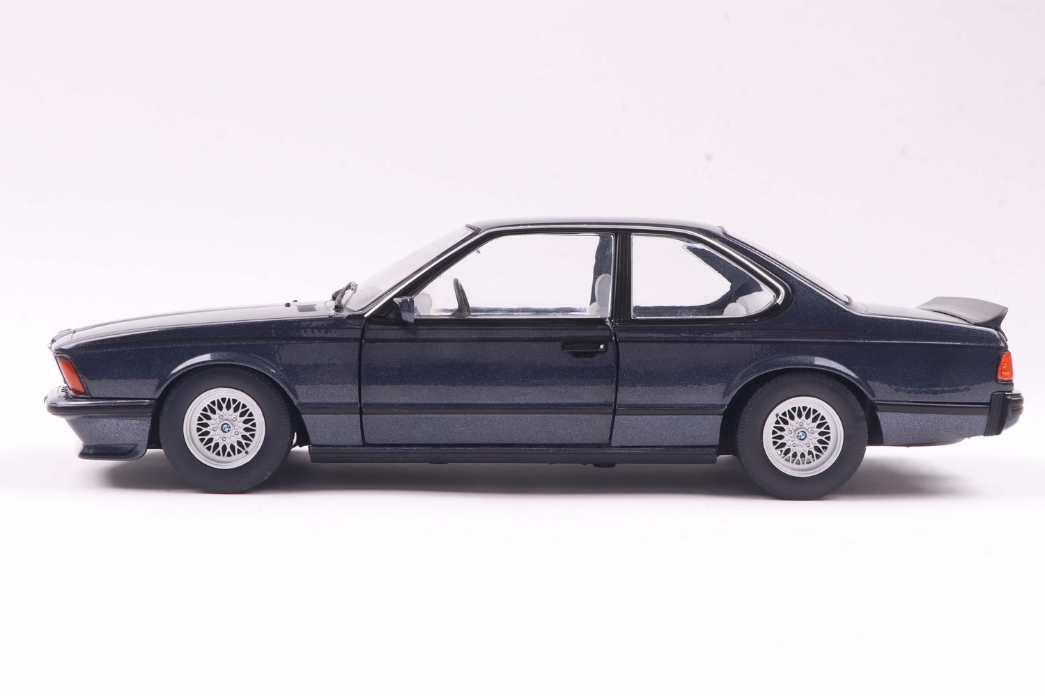 BMW 635 CSI (E24) Macau – კლასიკური მოდელი view 2