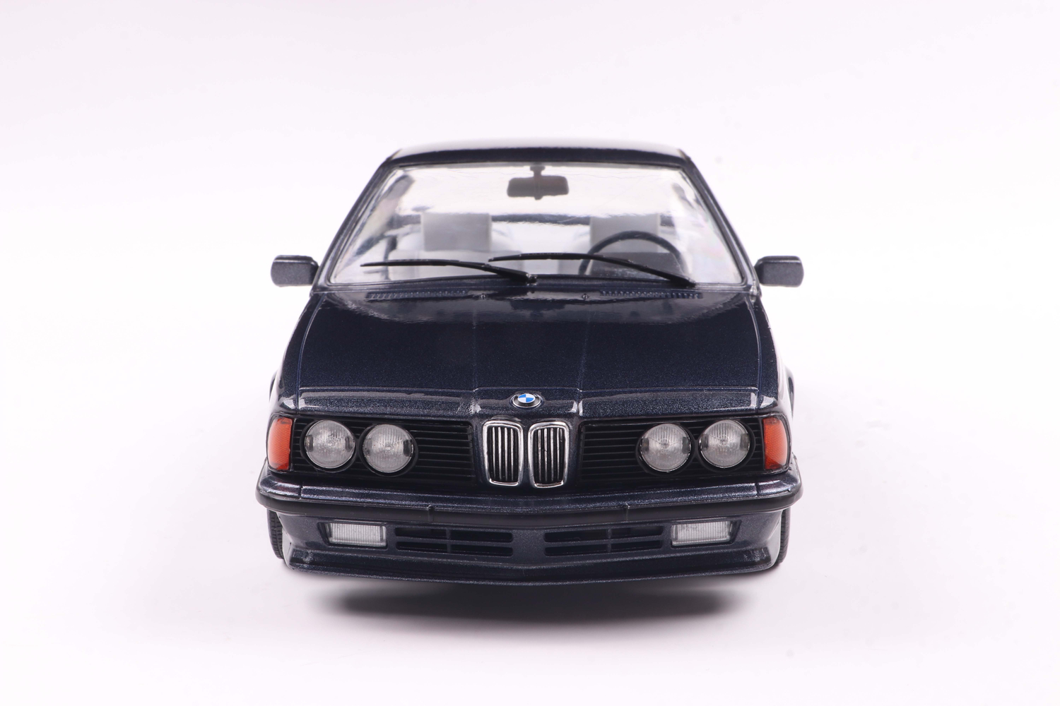 BMW 635 CSI (E24) Macau – კლასიკური მოდელი view 4