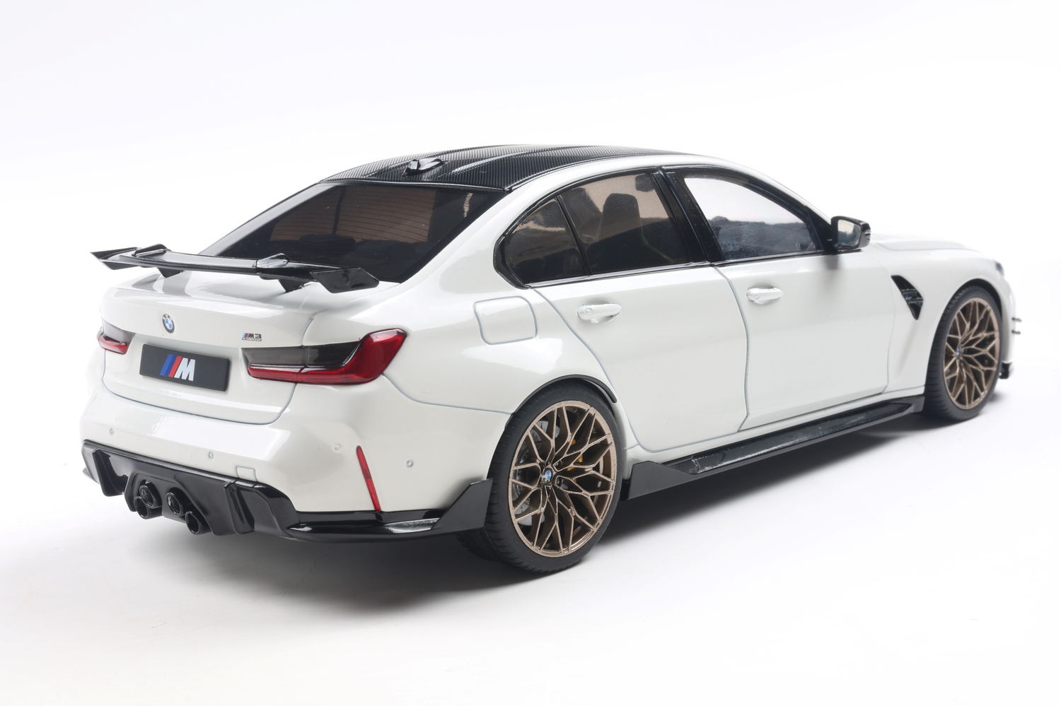 BMW M3 (G80) Alpine White – კლასიკური მოდელი view 8
