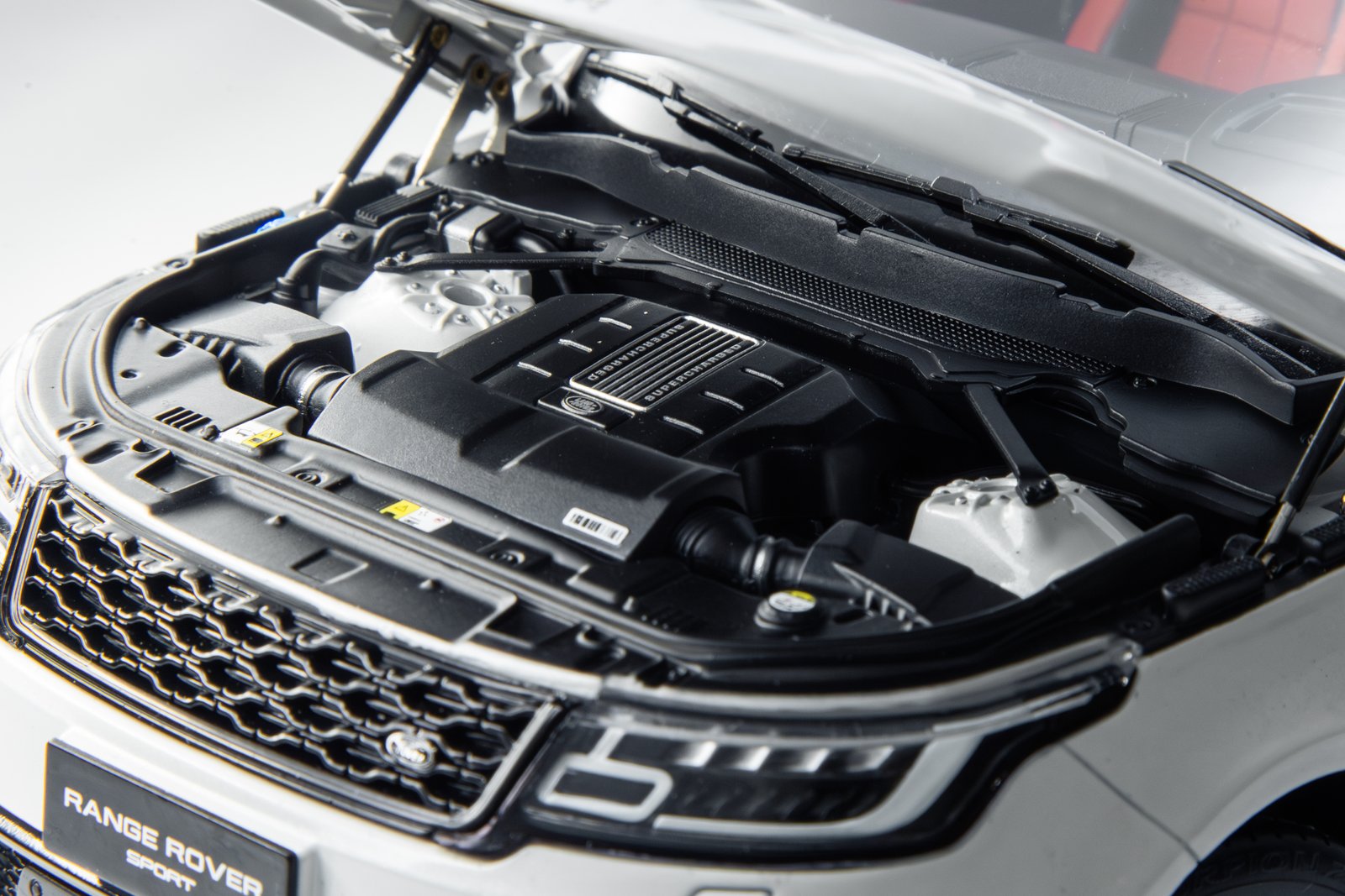 Range Rover Sport 1:18 – Metallic White საკოლექციო მოდელი view 7