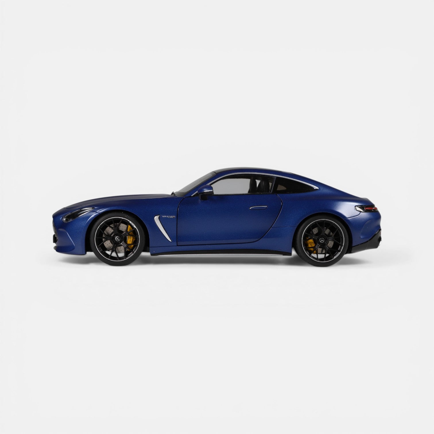 მერსედეს-AMG GT 63 – საკოლექციო მოდელი ხედი 2