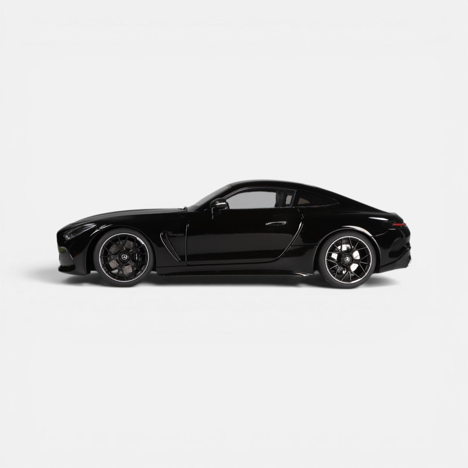 მერსედეს-AMG GT 63 – საკოლექციო მოდელი ხედი 3