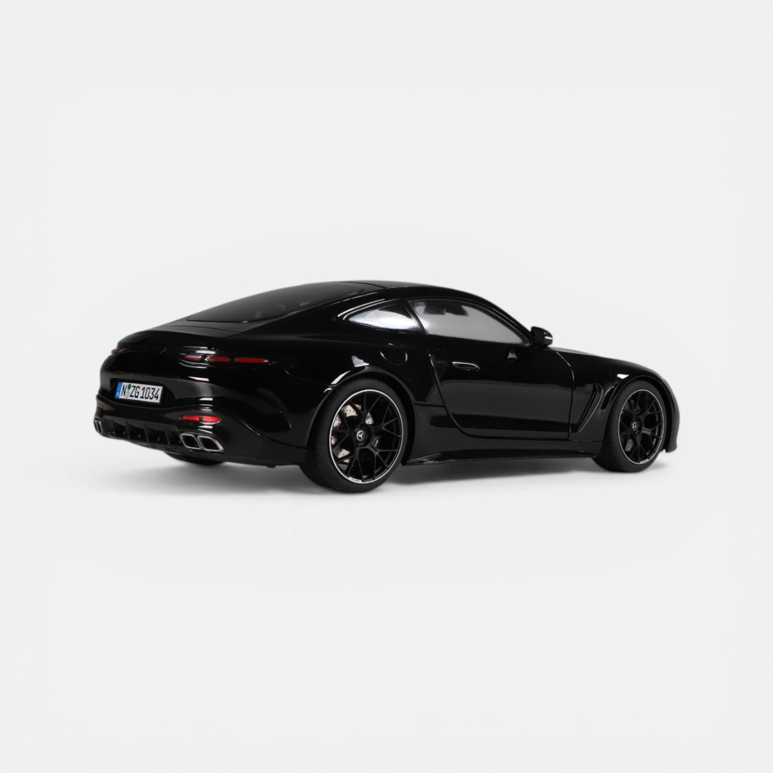 მერსედეს-AMG GT 63 – საკოლექციო მოდელი ხედი 5