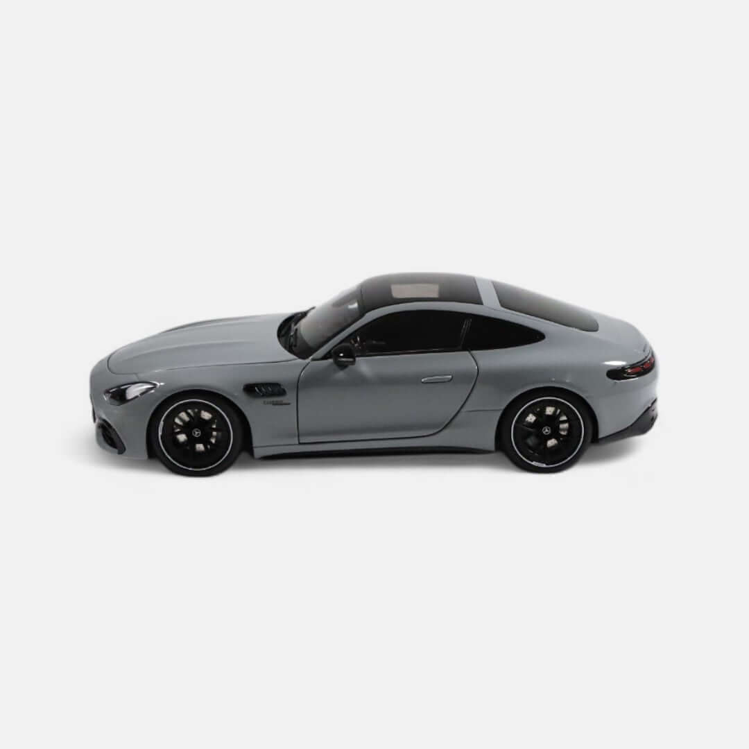 მერსედეს-AMG GT 43 – საკოლექციო მოდელი ხედი 3