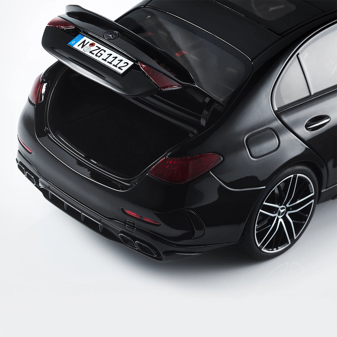 Mercedes-AMG C 63 S E view 6