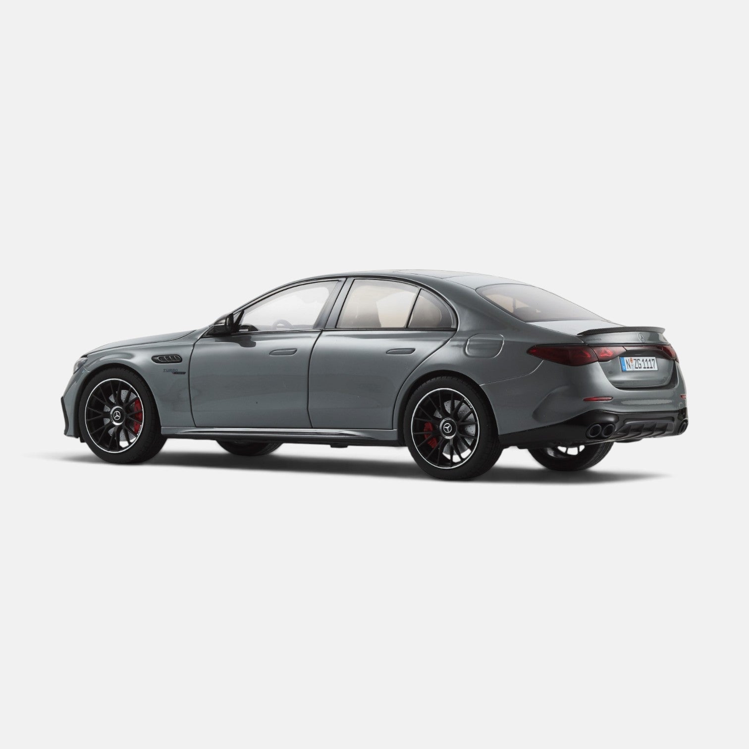 Mercedes-AMG E 53 Hybrid 4MATIC+ view 3