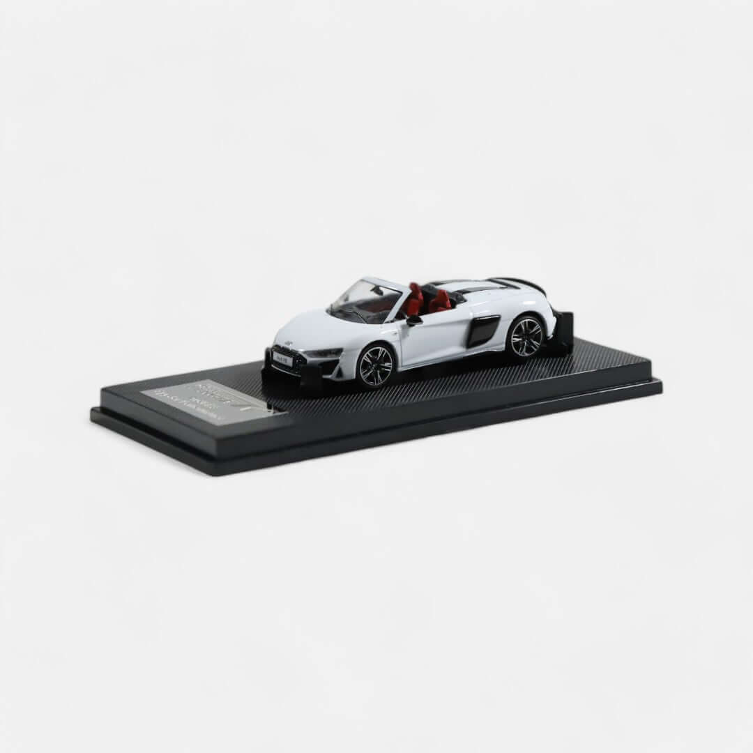 Audi R8 2021 Spyder view 2