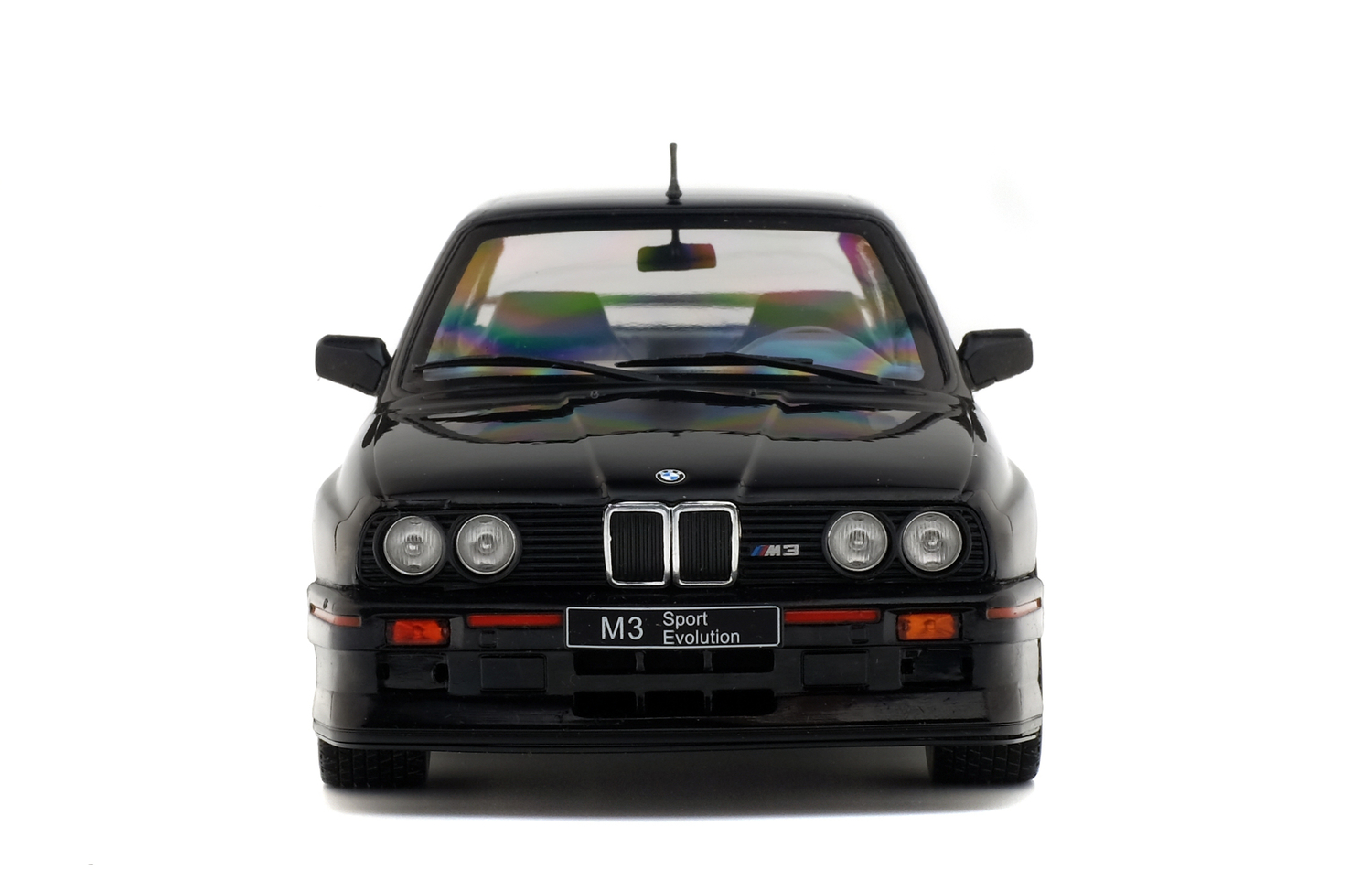 BMW M3 Sport Evo – კლასიკური მოდელი ხედი 2