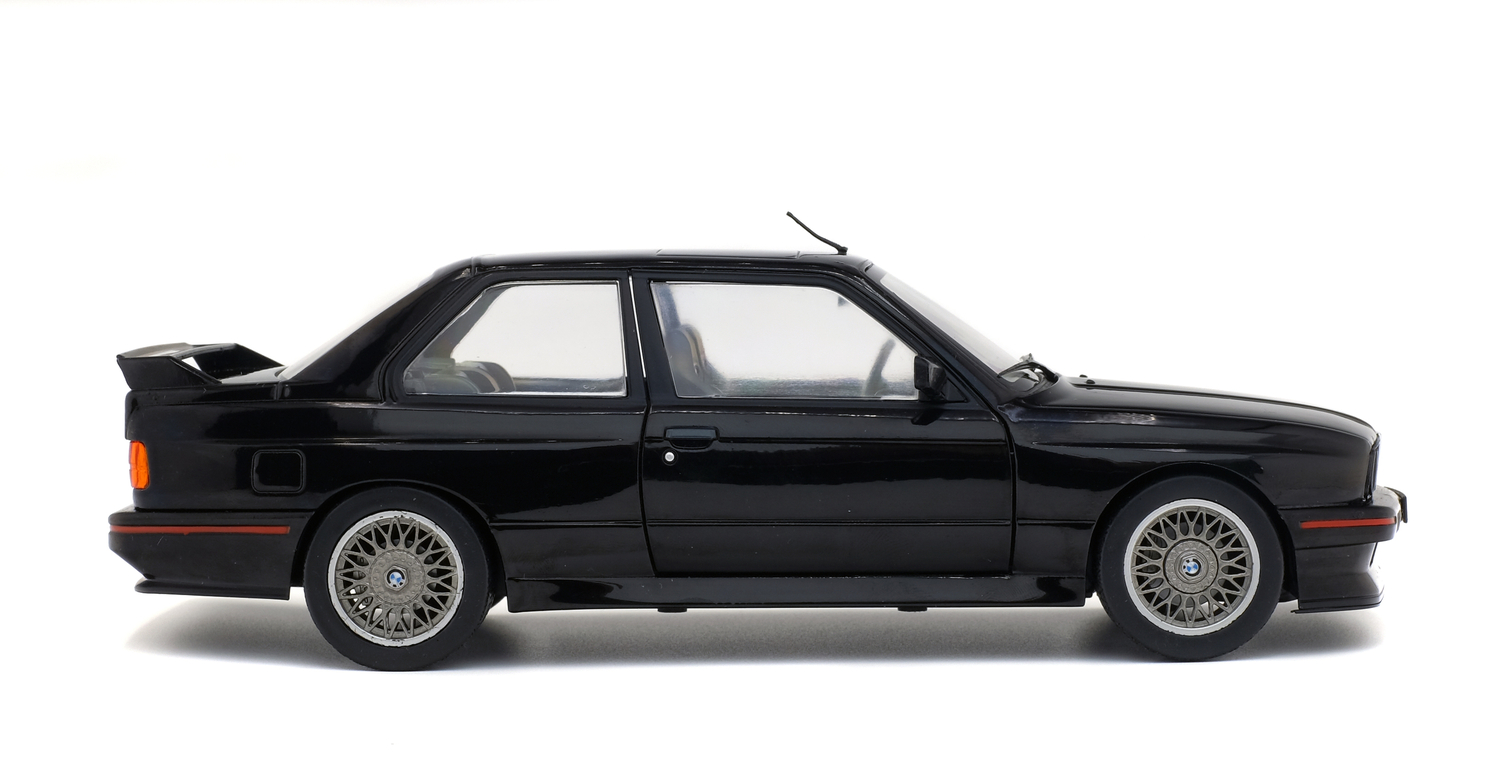 BMW M3 Sport Evo – კლასიკური მოდელი ხედი 4