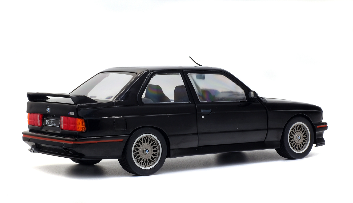 BMW M3 Sport Evo – კლასიკური მოდელი ხედი 5